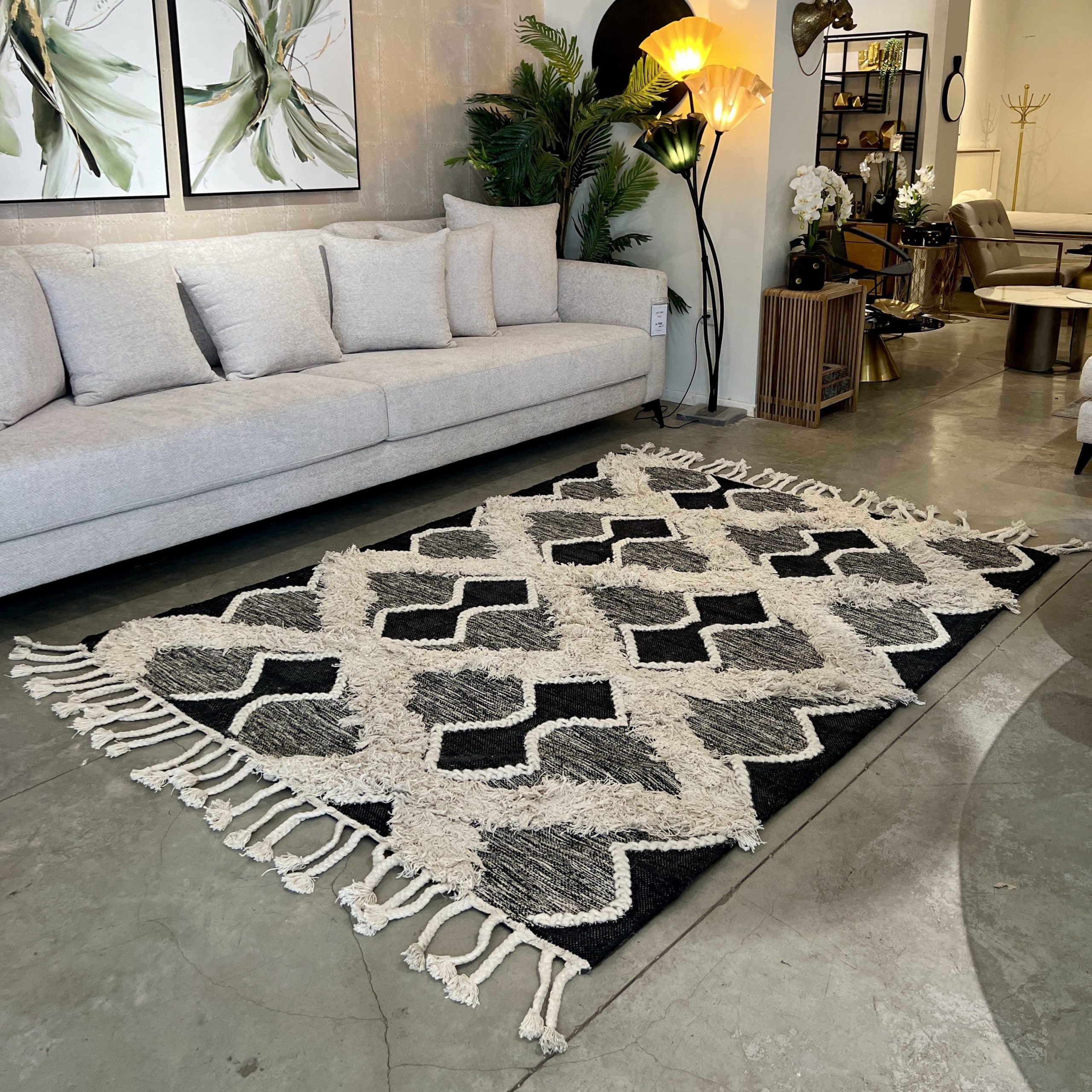 שטיח בוהו אריגה משולבת סיומת פרנזים דגם בר