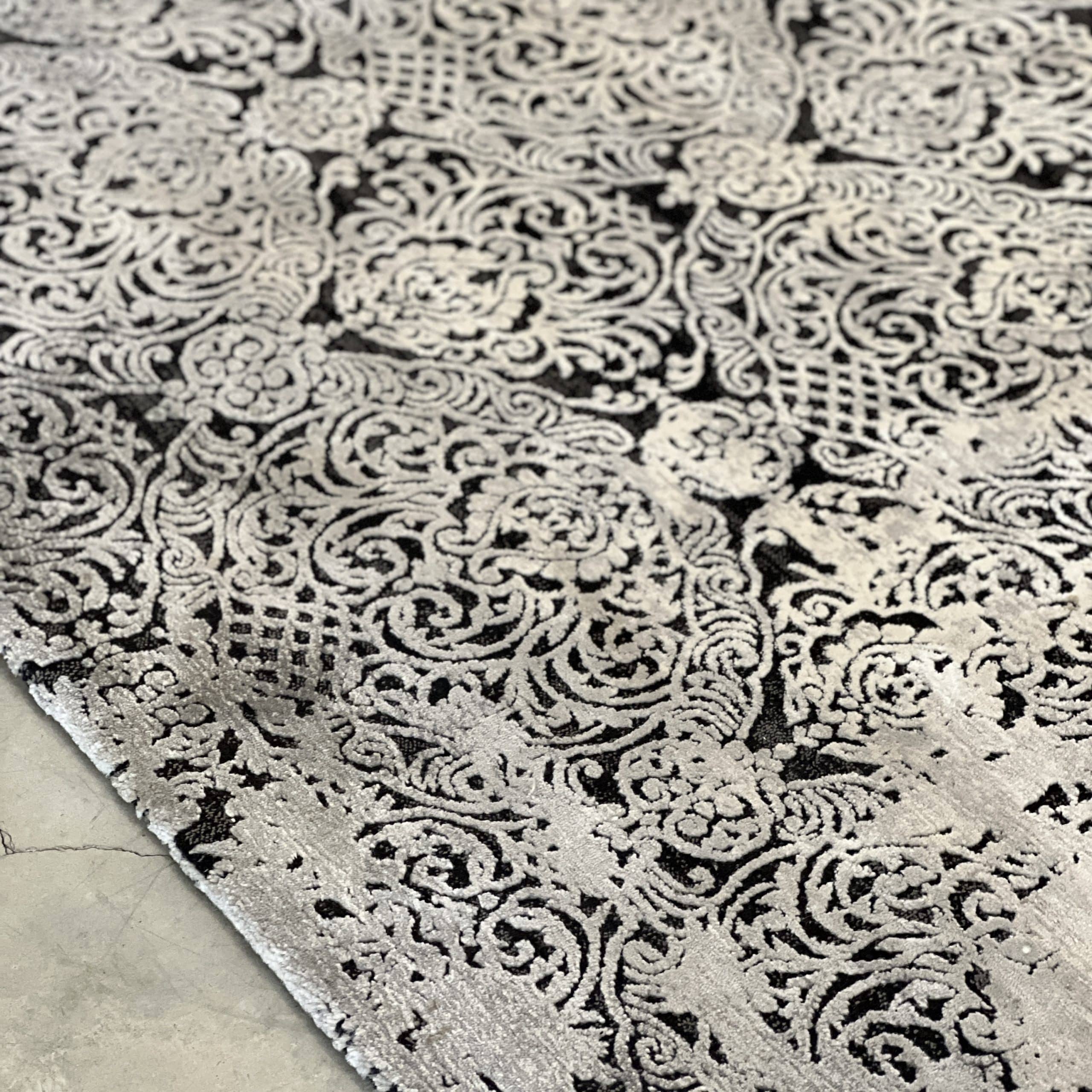 שטיח מרוקאי בסגנון וינטז אפור בהיר ושחור דגם סנסה