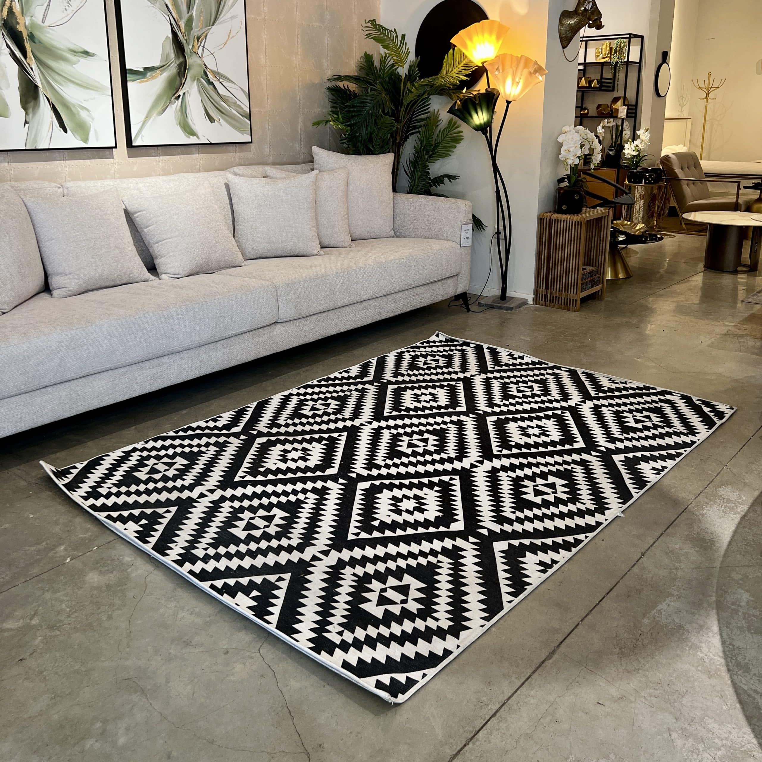 שטיח מעוינים שחור לבן דגם מרקורי