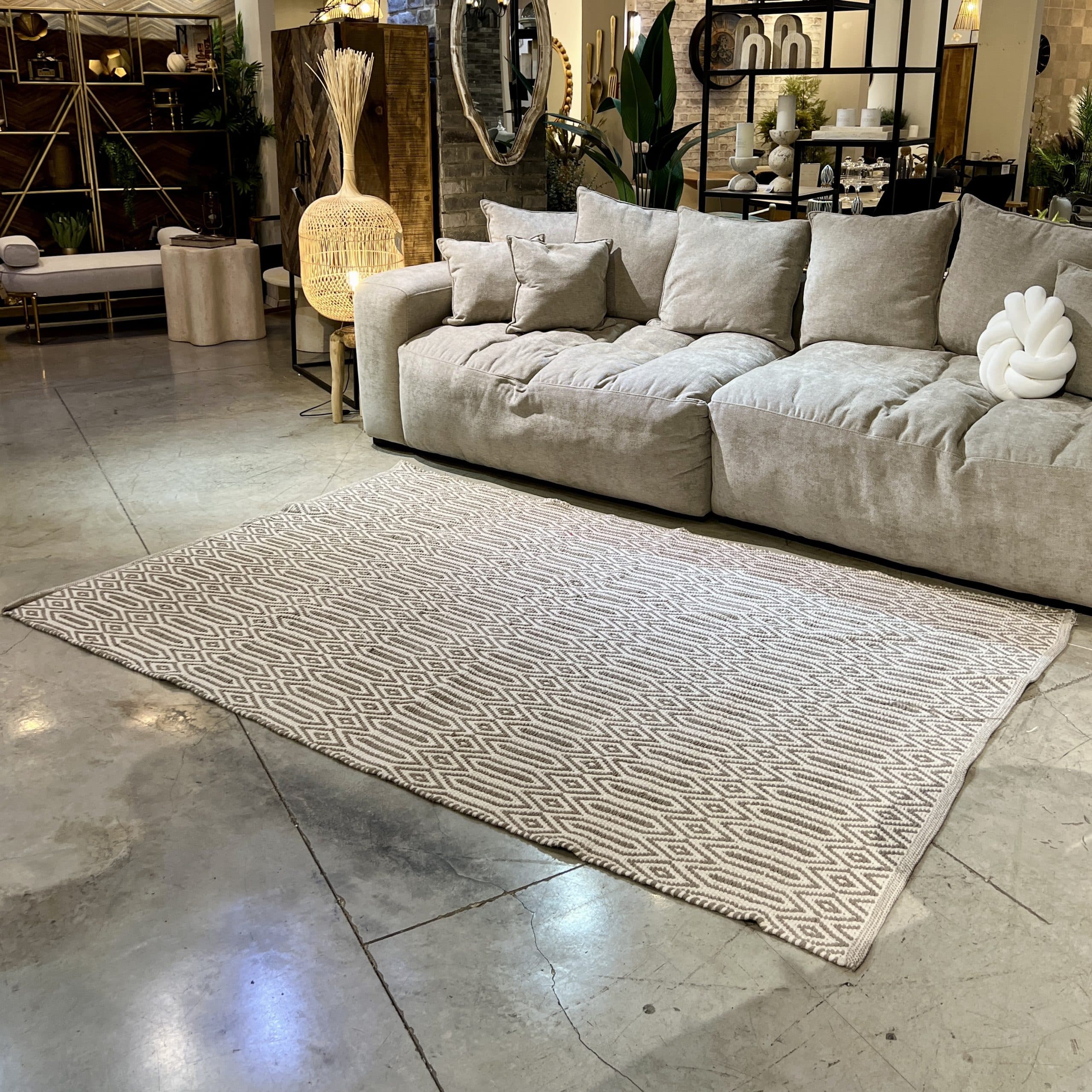 שטיח חבל גאומטרי בהיר אריגה גסה דגם ויפאסנה