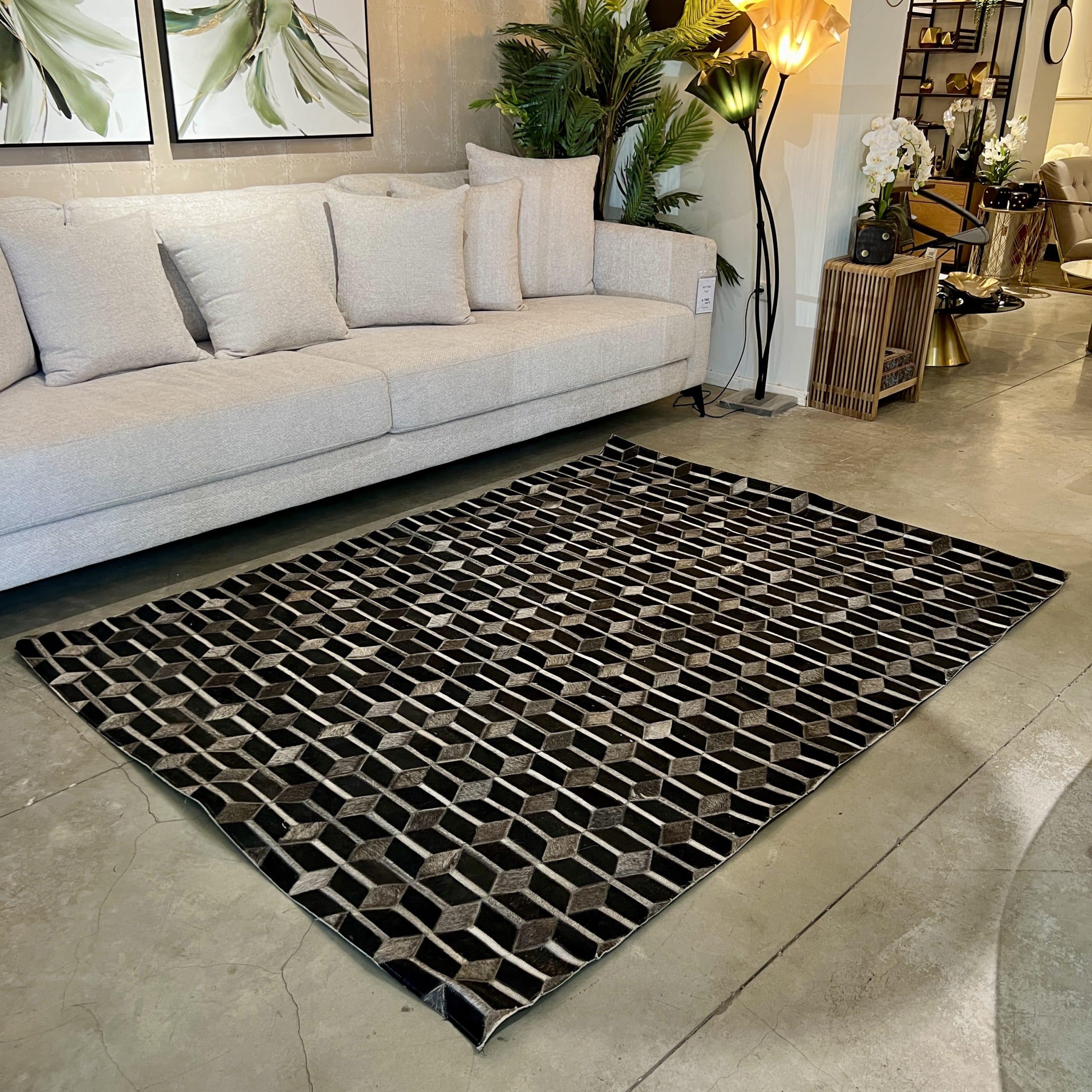 שטיח שחור פסים אפורים ומיני מעוינים דגם איטקס