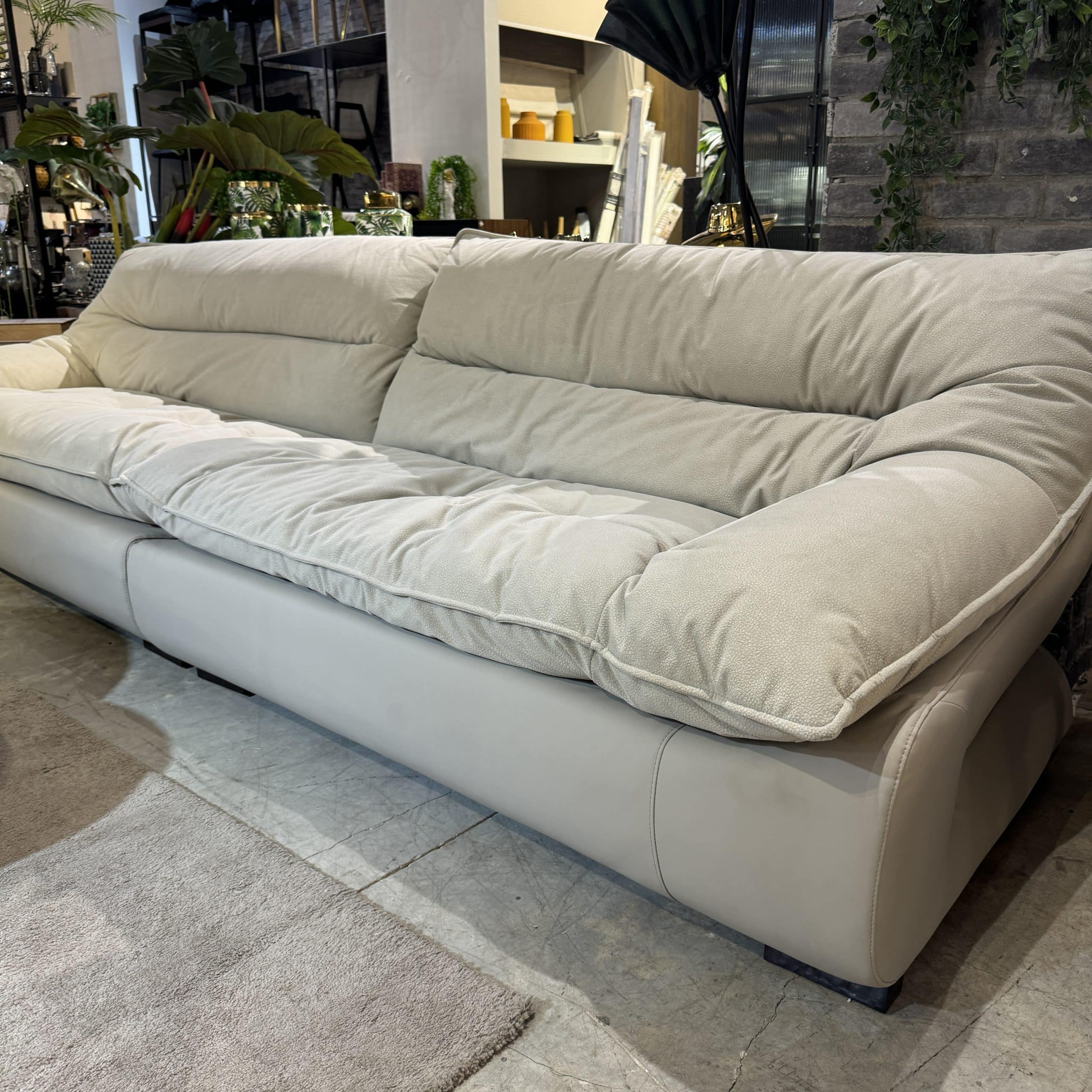 ספה מושב נוצות נשלף רפאלו בד משולב אבן בז 293 דגם סופיטל ספה מושב נוצות נשלף רפאלו בד משולב אבן בז 293 דגם סופיטל