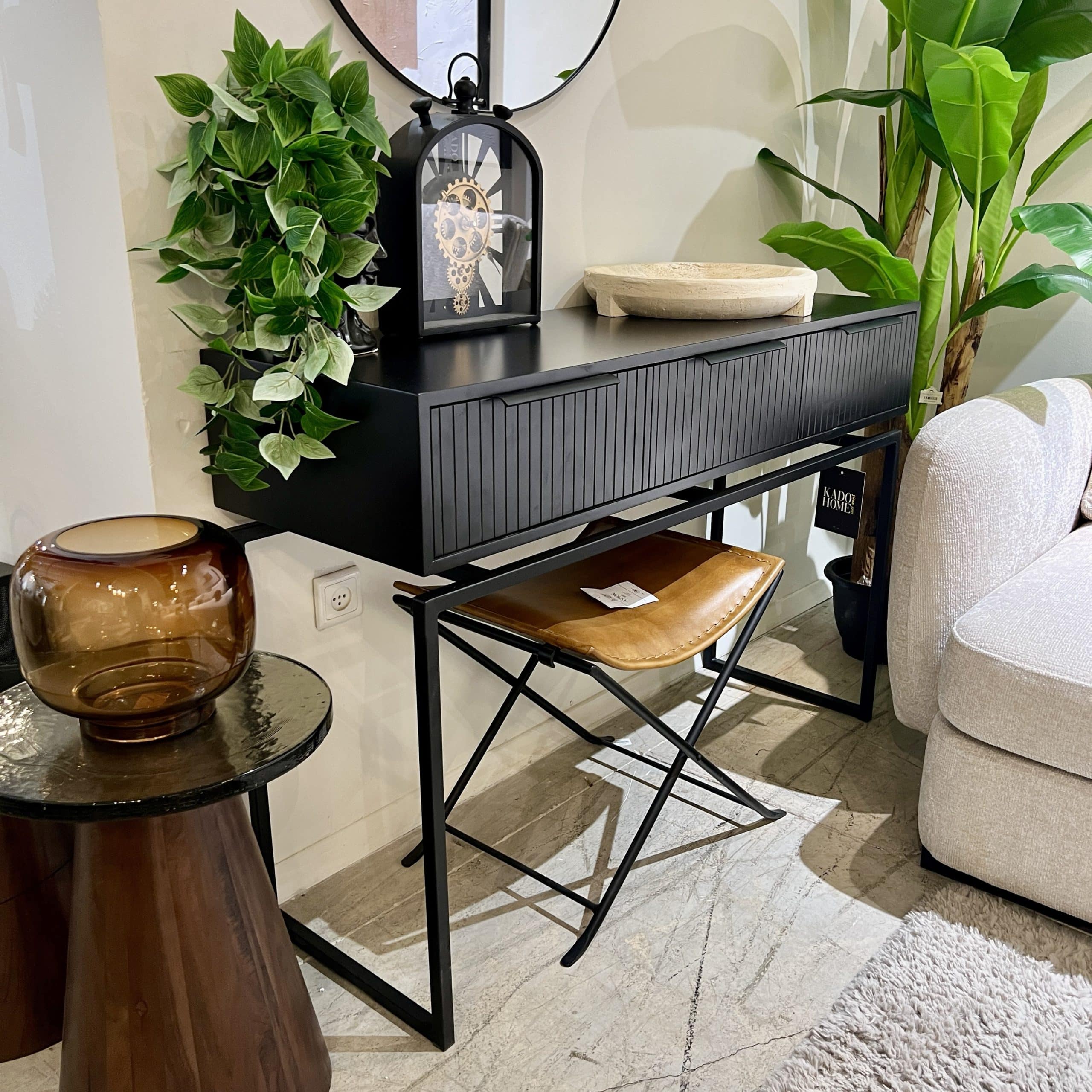 קונסולה מעוצבת דגם נלה קונסולה מעוצבת דגם נלה