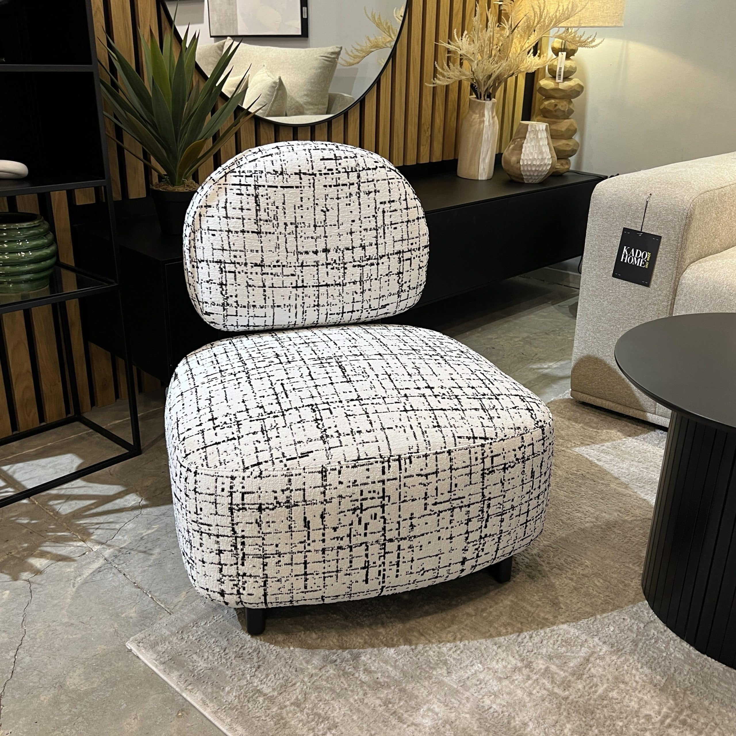 כורסא מעוצבת ניוד גריד שמנת שחור דגם סופיטל - חיסול!! כורסא מעוצבת ניוד גריד שמנת שחור דגם סופיטל - חיסול!!