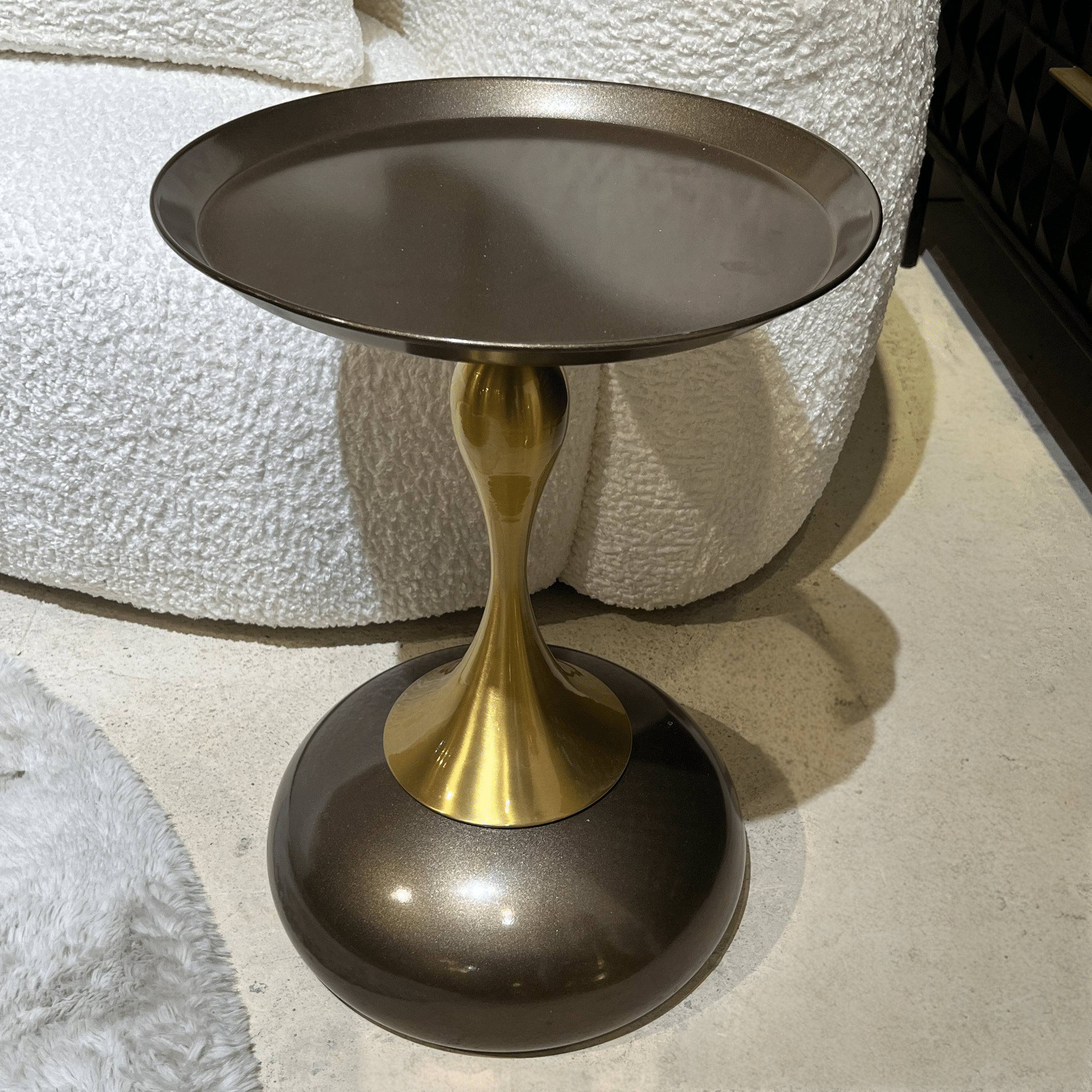 שולחן צד יוקרתי ויולין בראון גולד דגם סופיטל שולחן צד יוקרתי ויולין בראון גולד דגם סופיטל