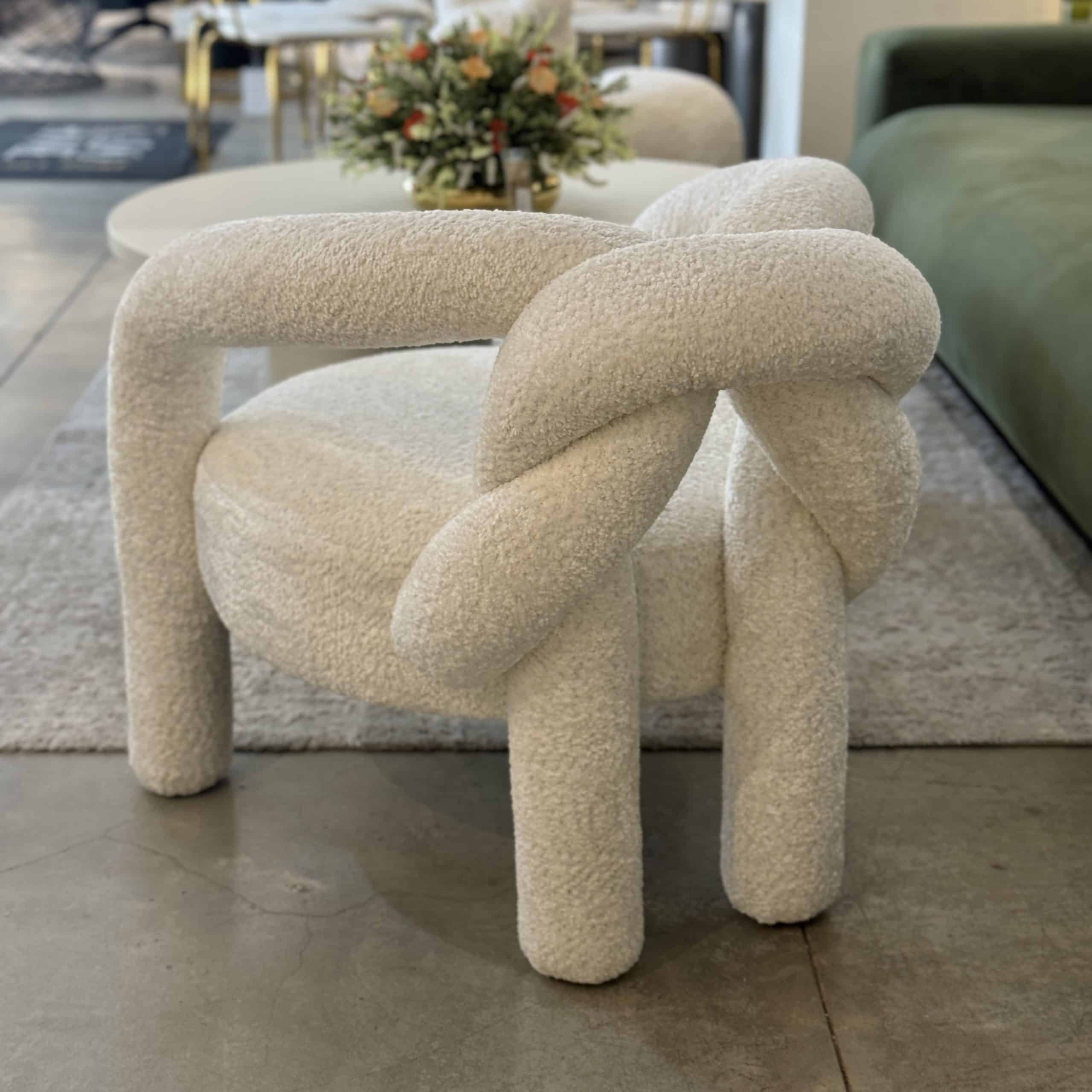 כורסא מודרנית קשר בוקלה שמנת דגם סופיטל- SALE!! כורסא מודרנית קשר בוקלה שמנת דגם סופיטל- SALE!!