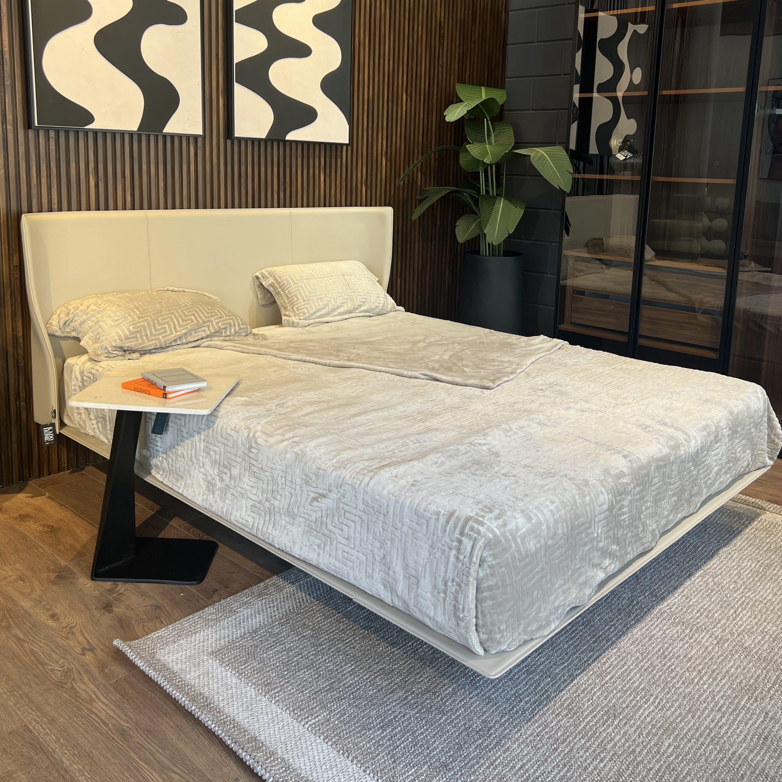 מיטה מונטנגרו יוקרתית דמוי עור אבן 160/200 - דגם סופיטל מיטה מונטנגרו יוקרתית דמוי עור אבן 160/200 - דגם סופיטל