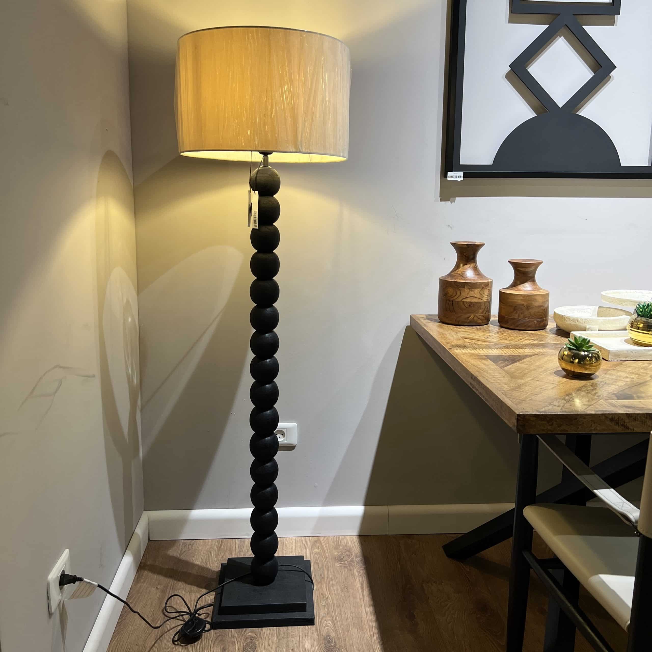 מנורה ריצפה לוסט בולס גריי דגם פלור מנורה ריצפה לוסט בולס גריי דגם פלור