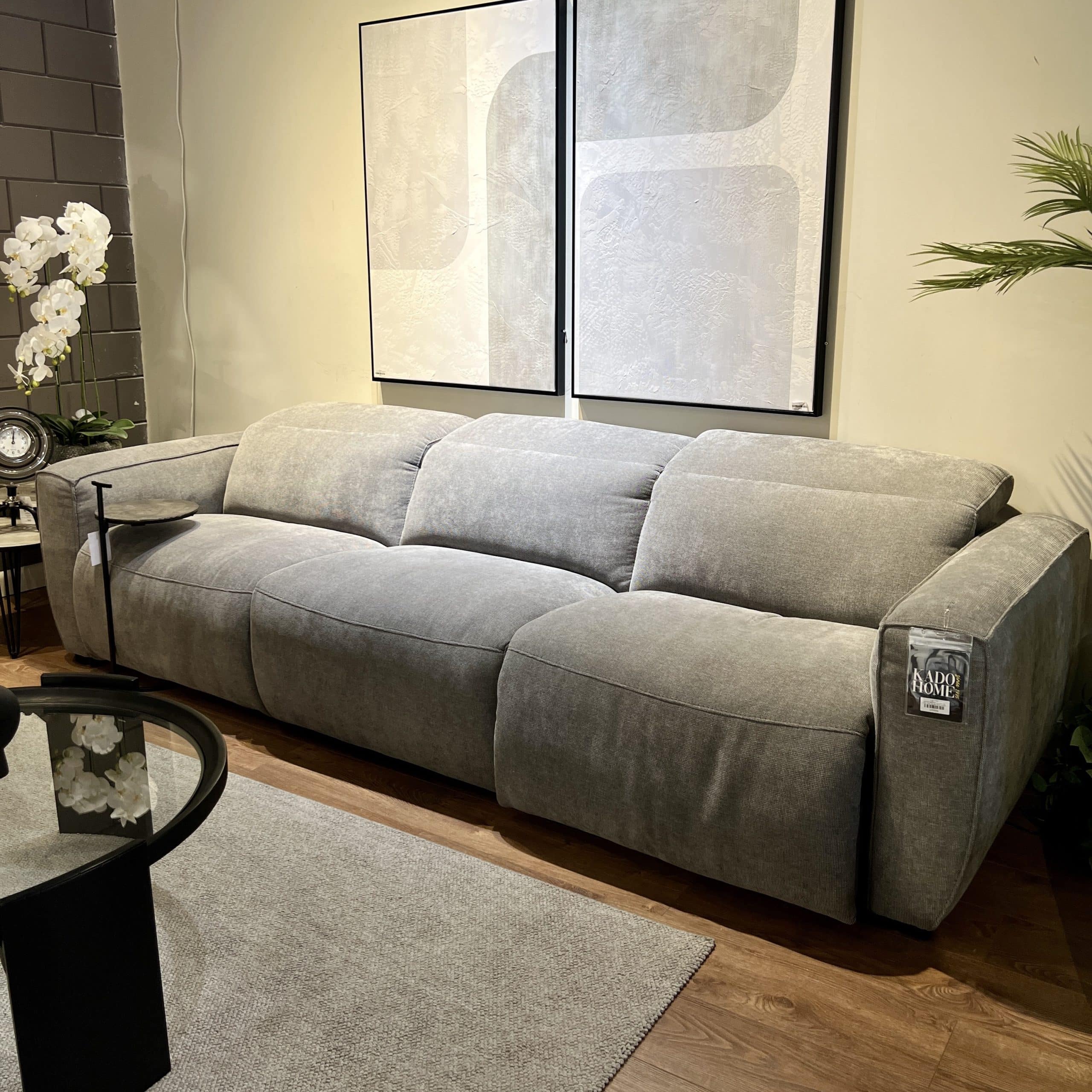 ספה תלת רקליינר חשמלי אפור דגם קוקה ספה תלת רקליינר חשמלי אפור דגם קוקה