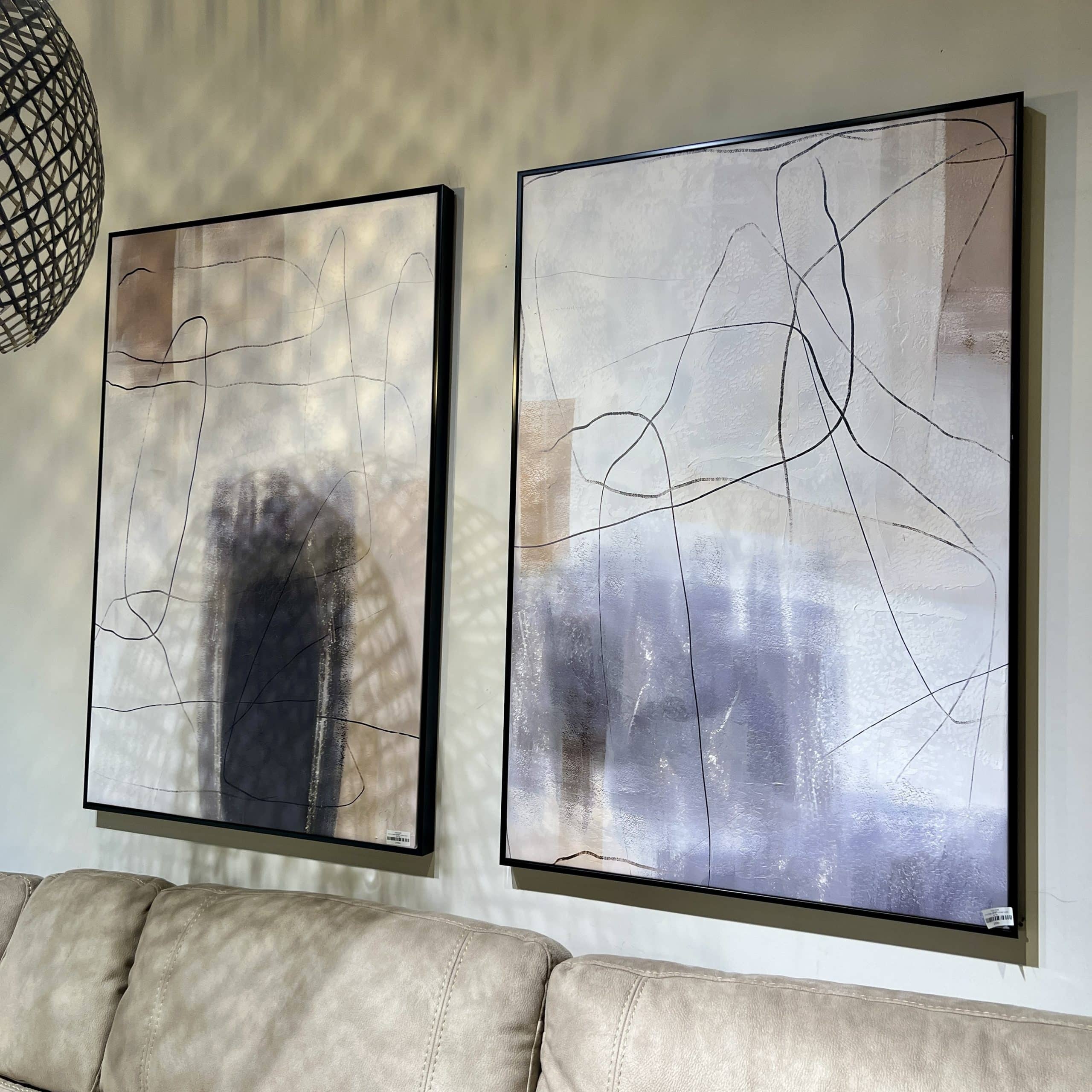 תמונה עבודת יד קווים דקים בשחור ומסגרת שחורה