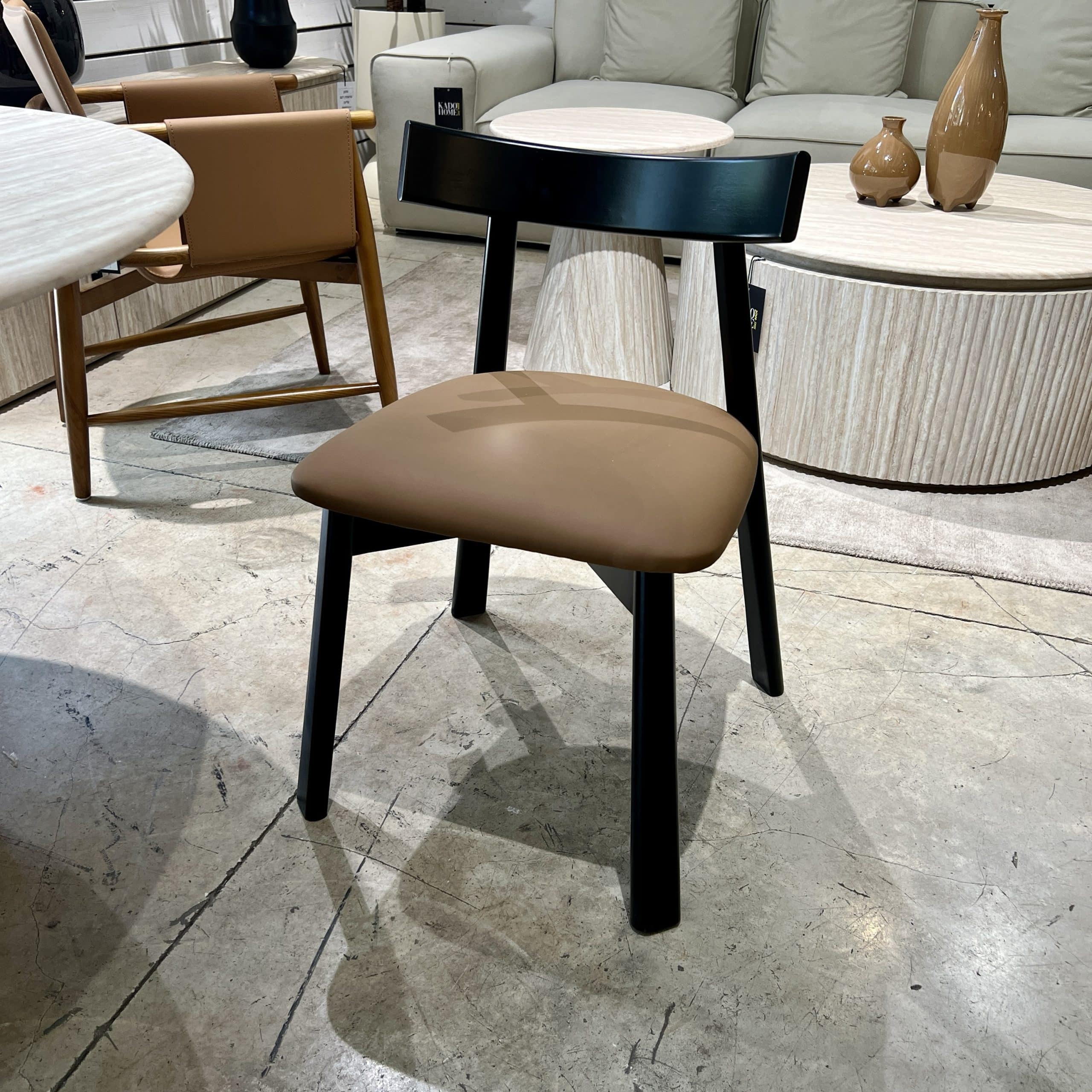 כיסא מתיאס דמוי עור כאמל דגם סופיטל- SALE חיסול מלאי! כיסא מתיאס דמוי עור כאמל דגם סופיטל- SALE חיסול מלאי!