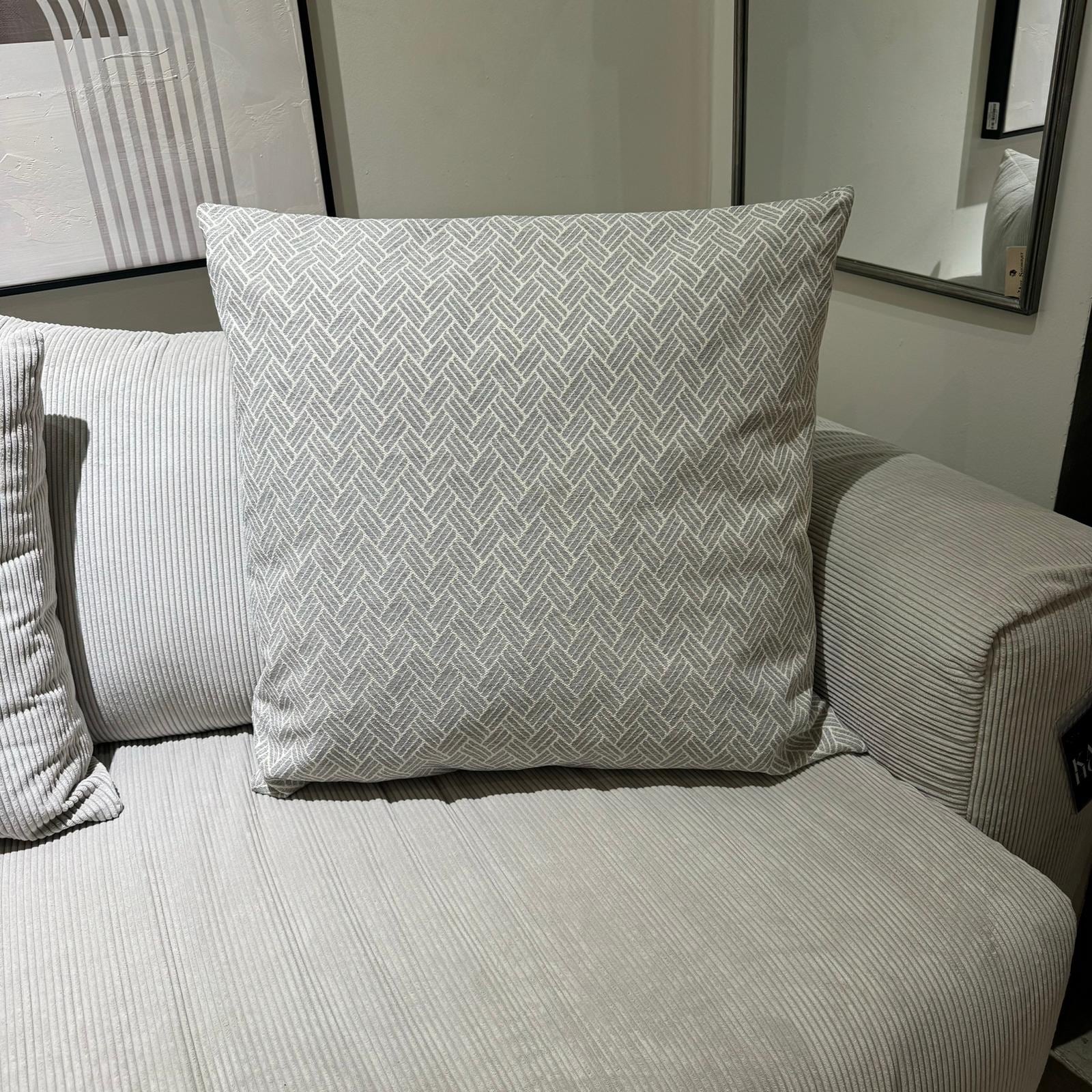 כרית נוי מרובעת גדולה טקסטורה אפור שמנת