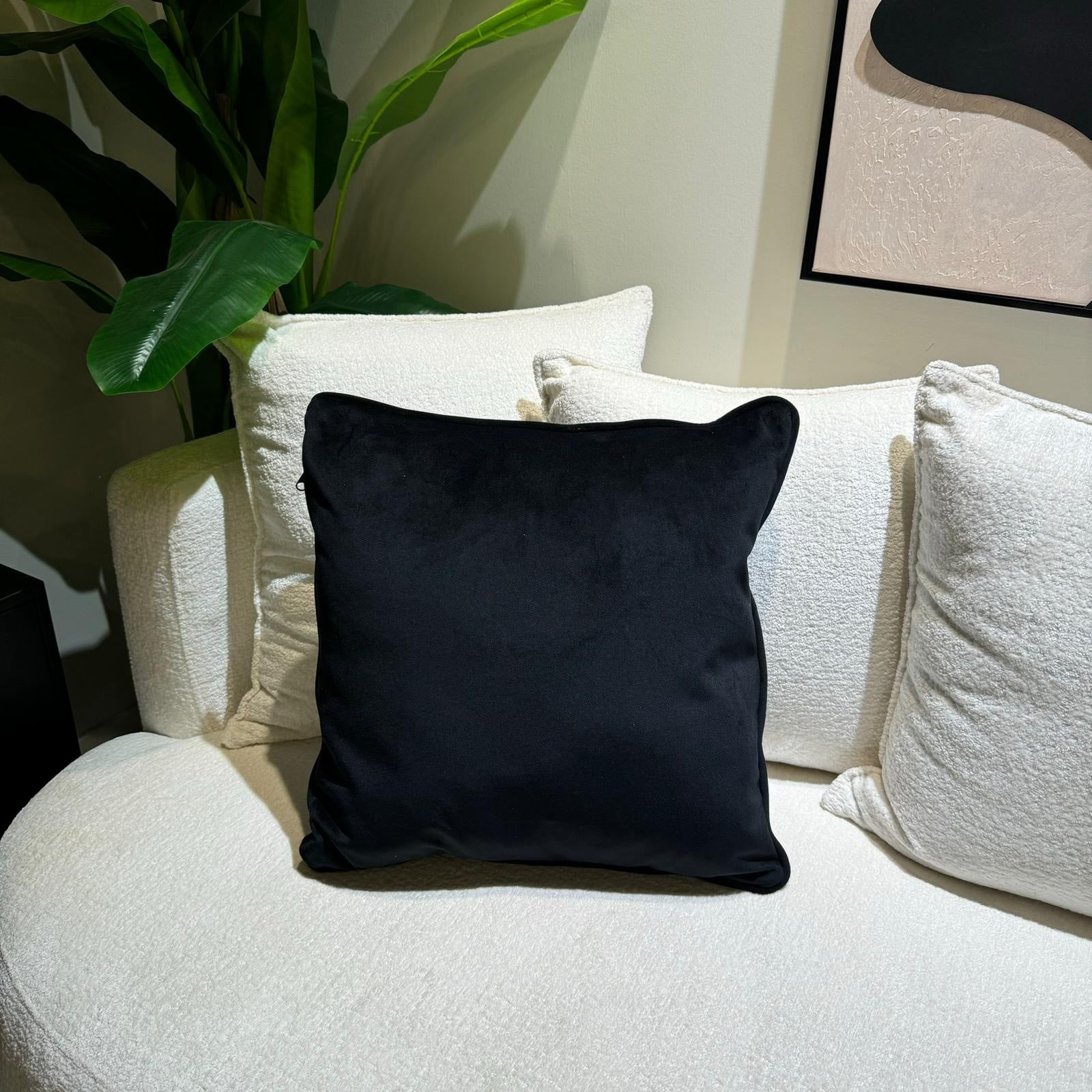 כרית נוי מרובעת קטיפה שחור