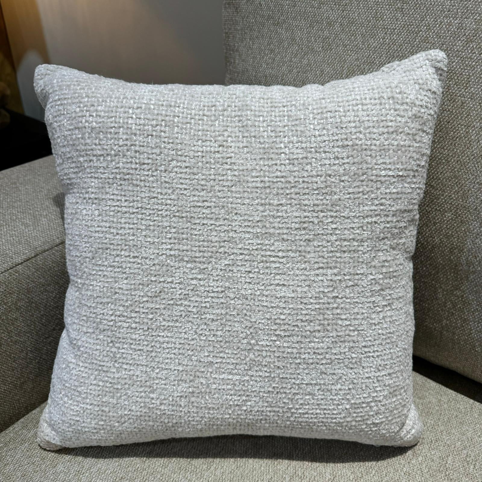 כרית נוי מרובעת אריג שמנת