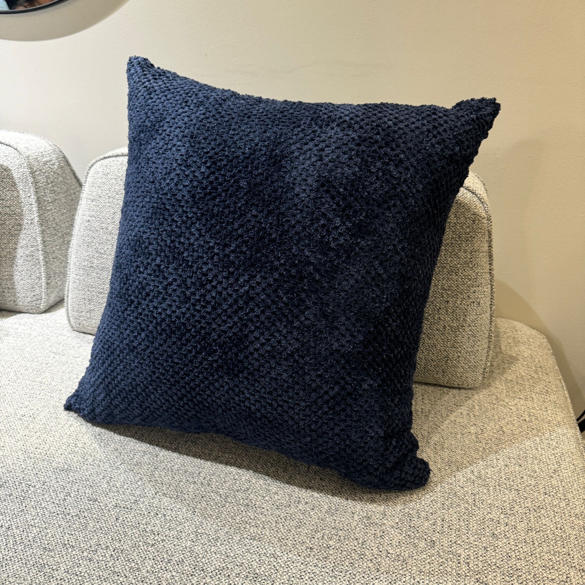 כרית נוי מרובעת כחול כהה