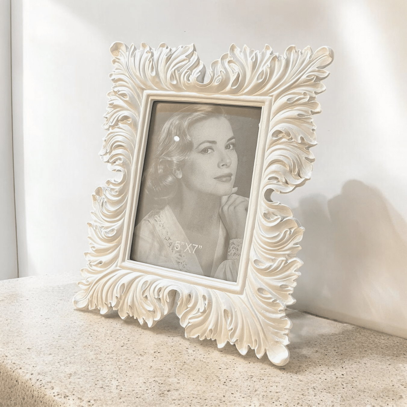 מסגרת פיתוחים לבנים רומנטית 13/18 דגם איקו מסגרת פיתוחים לבנים רומנטית 13/18 דגם איקו