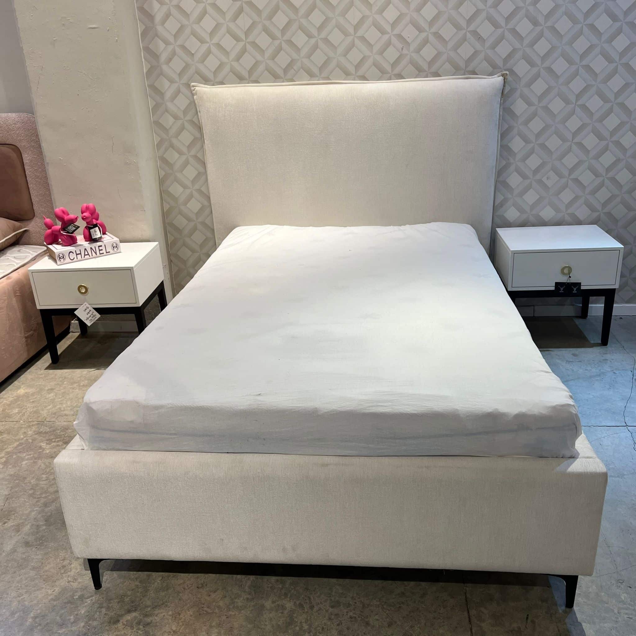 מיטה דגם סוהו בד אריג אבן מיטה דגם סוהו בד אריג אבן