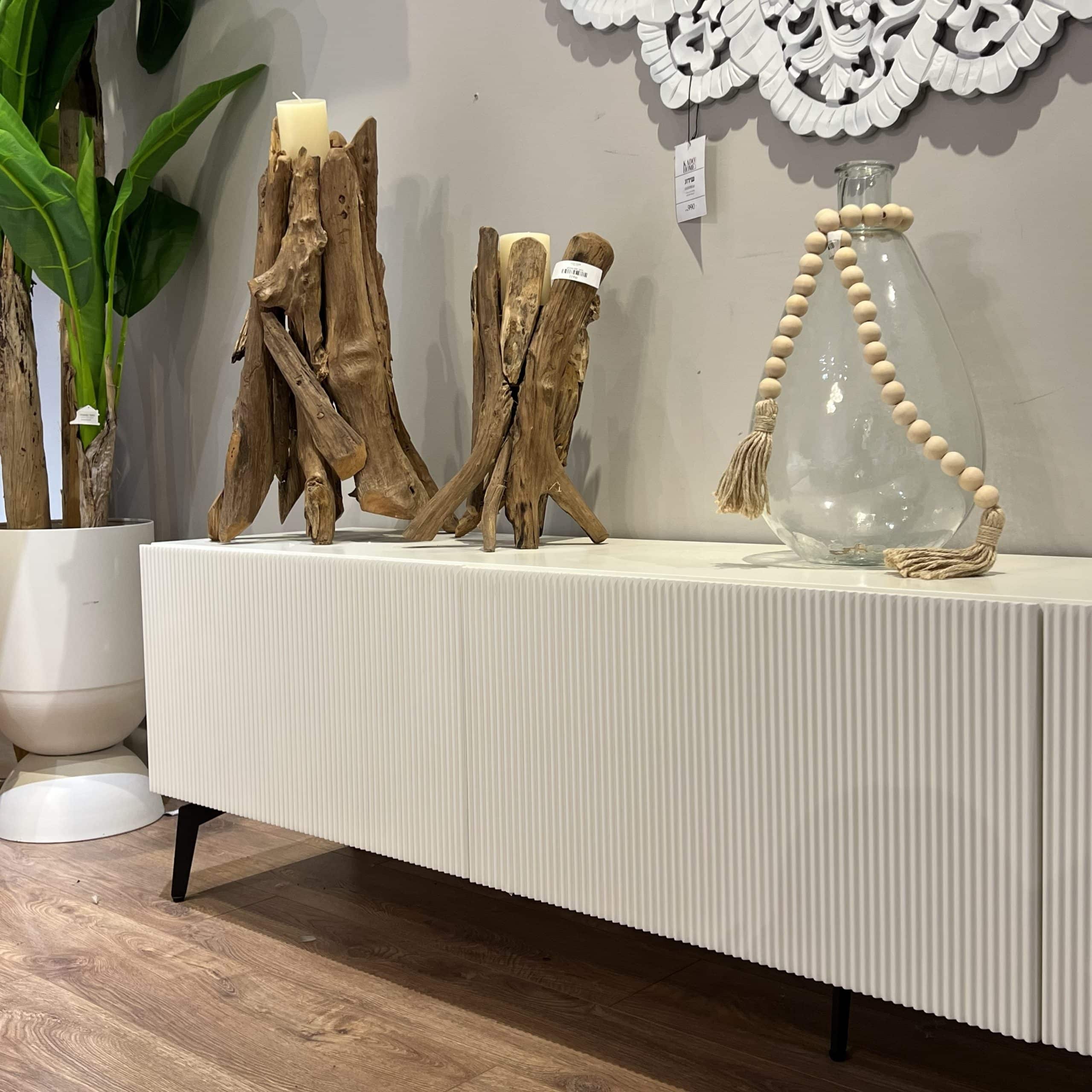 מזנון מעוצב דגם לאונרדו חריטה בגוון שמנת - עיצוב אישי (גודל עד 240, גוון לבחירה ממניפות טמבור ונירלט)