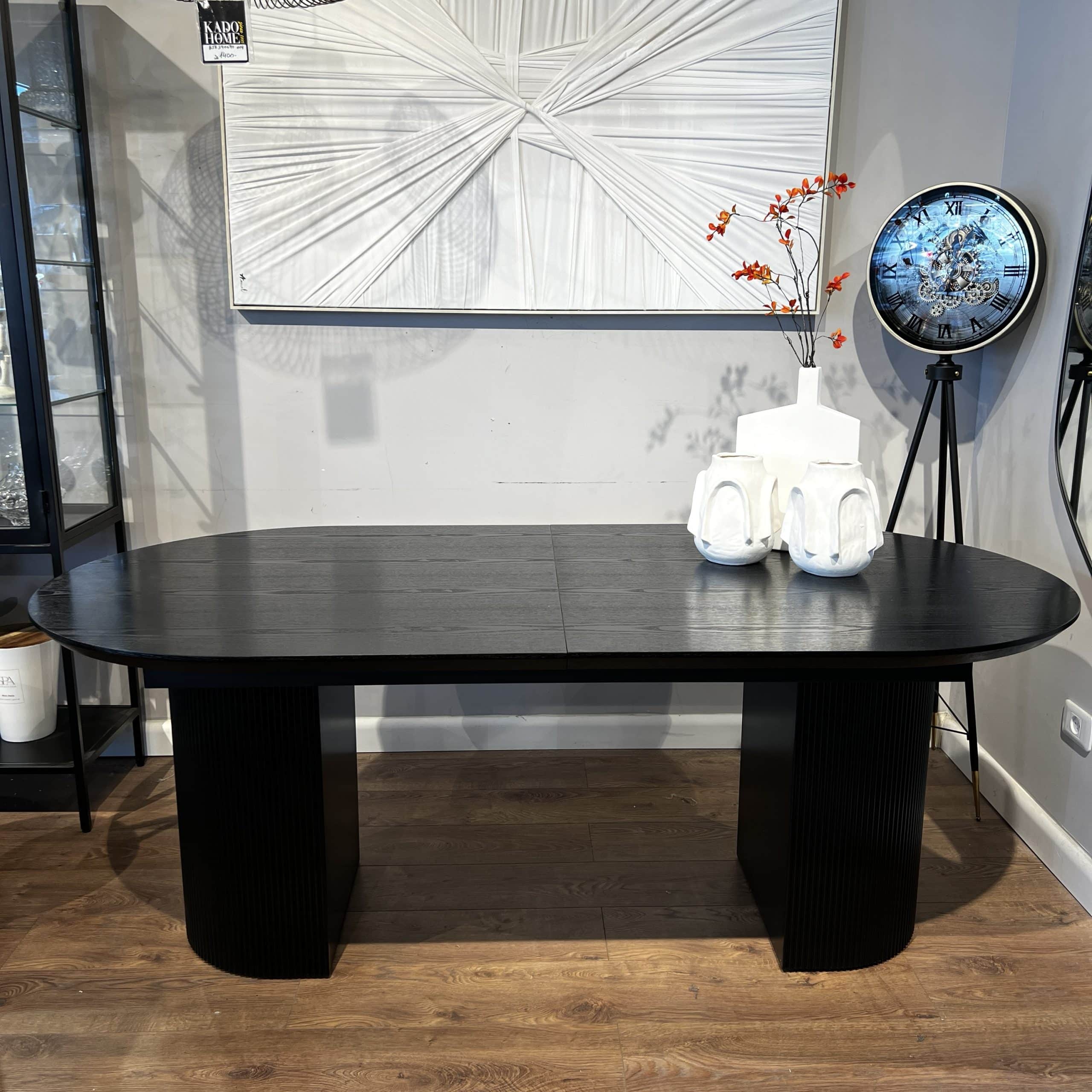 שולחן אוכל פינות מעוגלות רגליים עגולות שחור דגם אמה שולחן אוכל פינות מעוגלות רגליים עגולות שחור דגם אמה