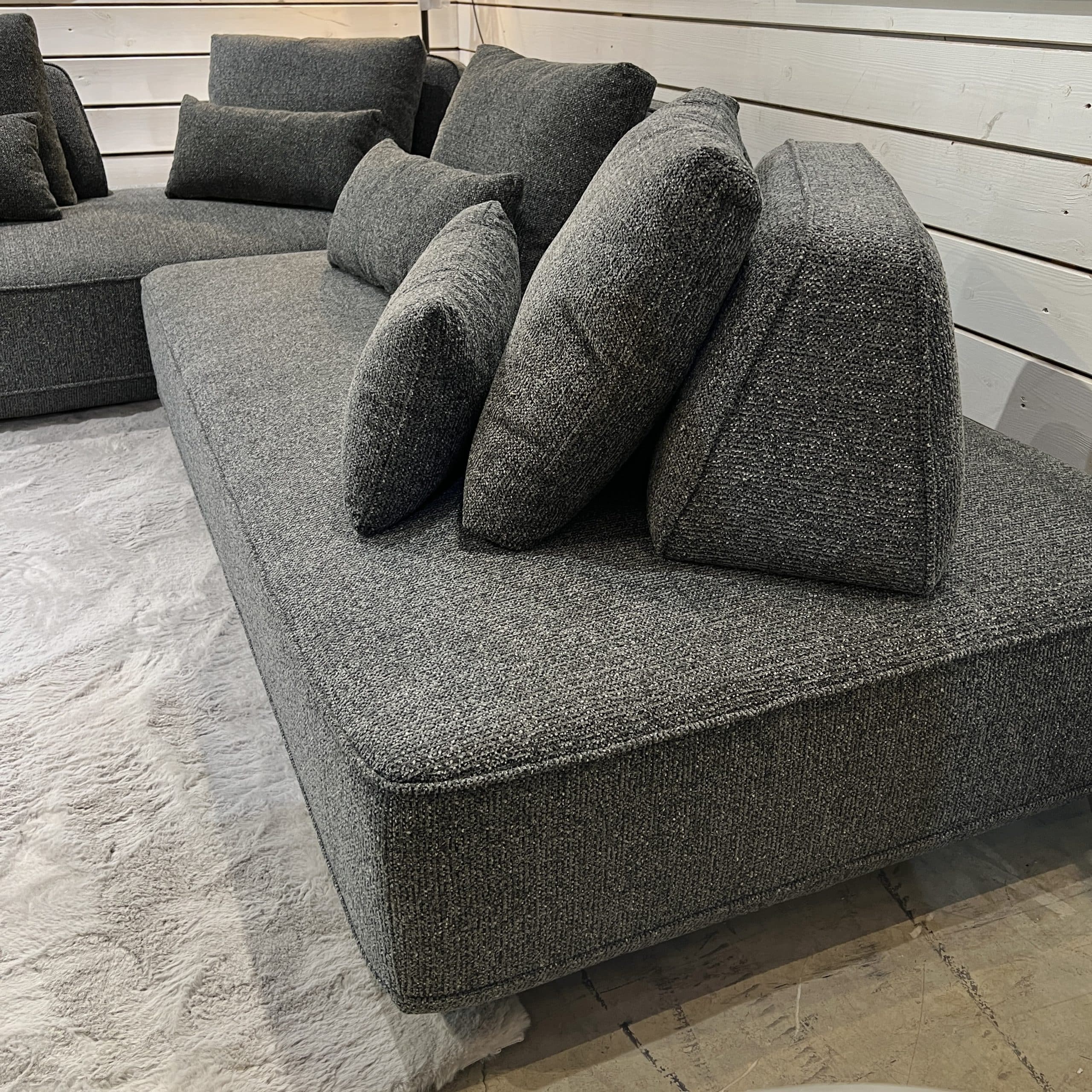 ספה מודולרית פינתית בד אריג אפור שחור דגם מייסון -אחרונה במלאי ! ספה מודולרית פינתית בד אריג אפור שחור דגם מייסון -אחרונה במלאי !