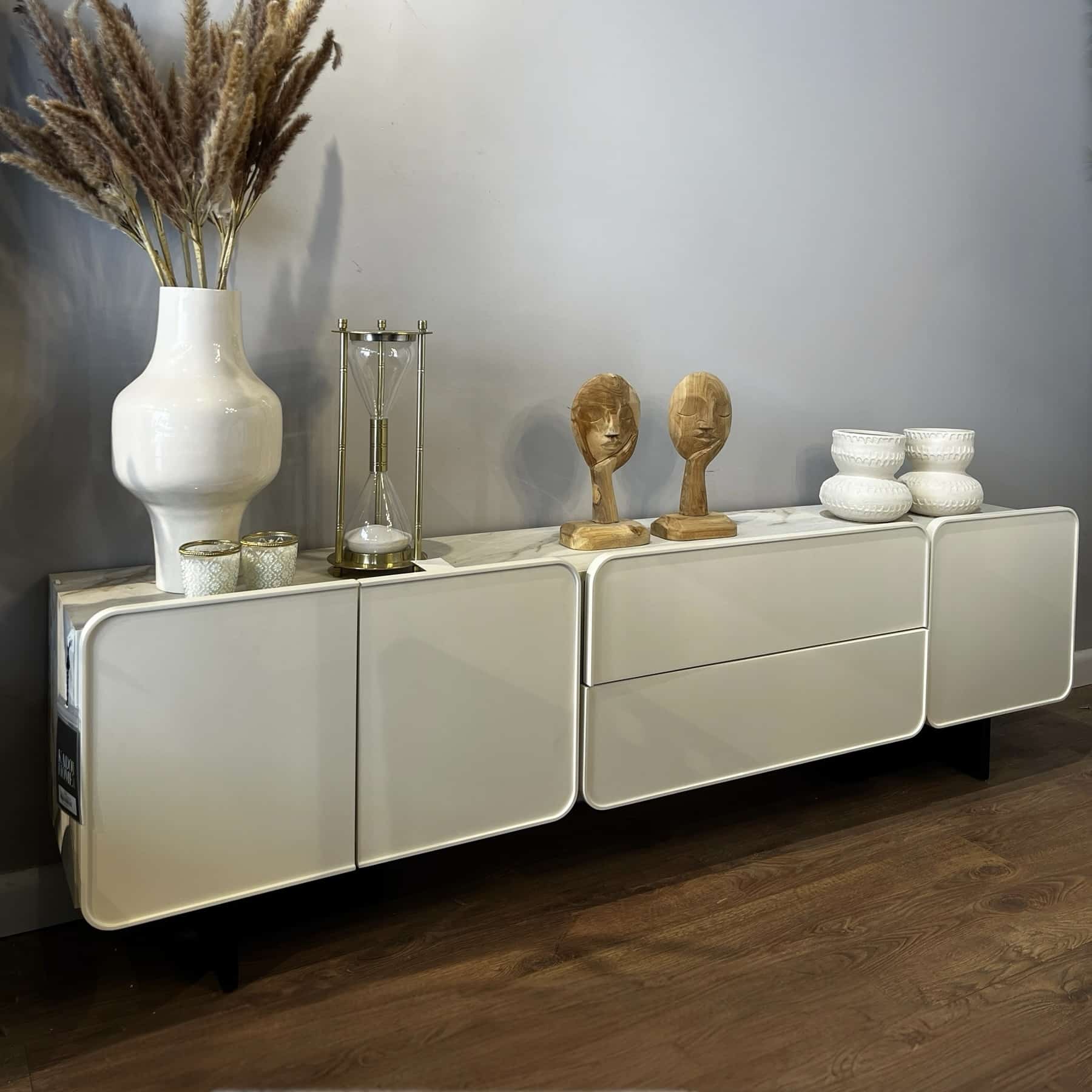 מזנון יוקרתי דגם אמילי | בעיצוב אישי