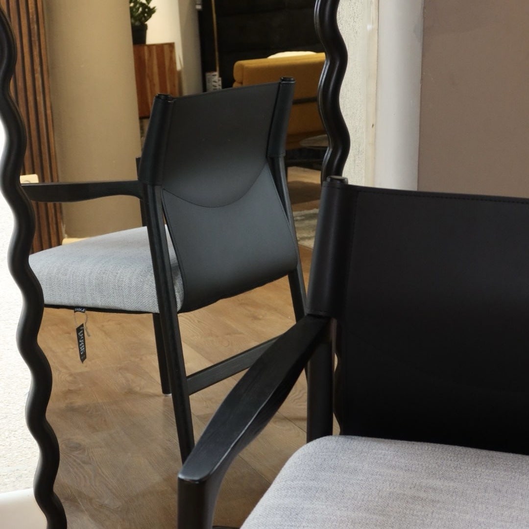 כיסא כורסא דומיניק עץ שחור דגם סופיטל - אחרון במלאי! כיסא כורסא דומיניק עץ שחור דגם סופיטל - אחרון במלאי!