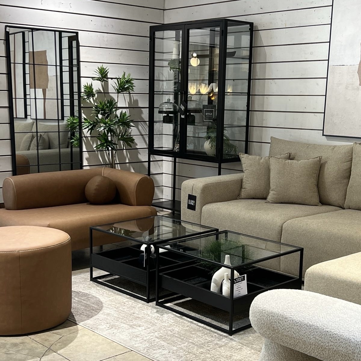 ויטרינה מסגרת מתכת דגם גולי ויטרינה מסגרת מתכת דגם גולי