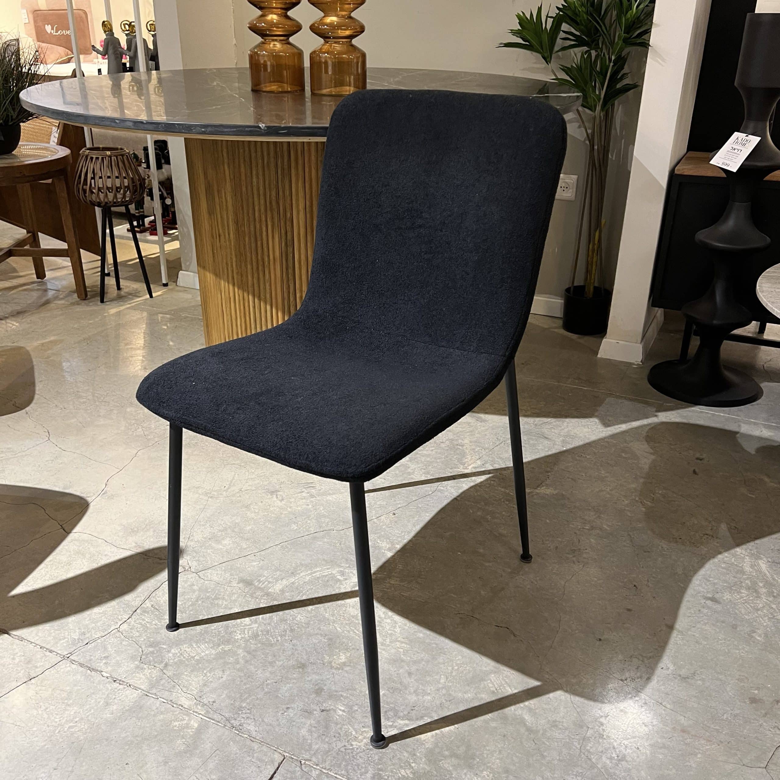 כיסא דגם DC5037 בגוון שחור במבצע כיסא דגם DC5037 בגוון שחור במבצע