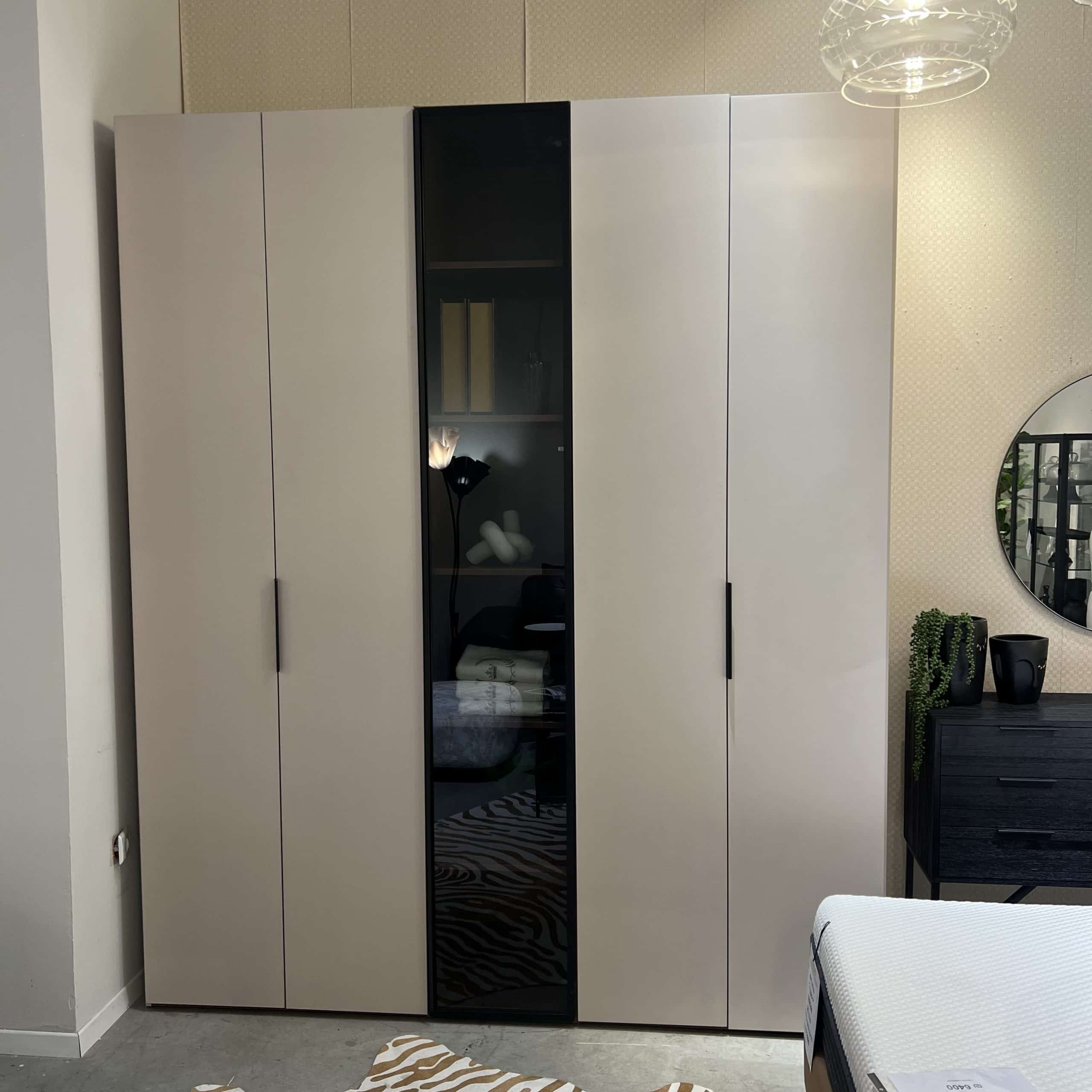 ארון יוקרתי דגם אנג׳ל בעיצוב אישי ארון יוקרתי דגם אנג׳ל בעיצוב אישי