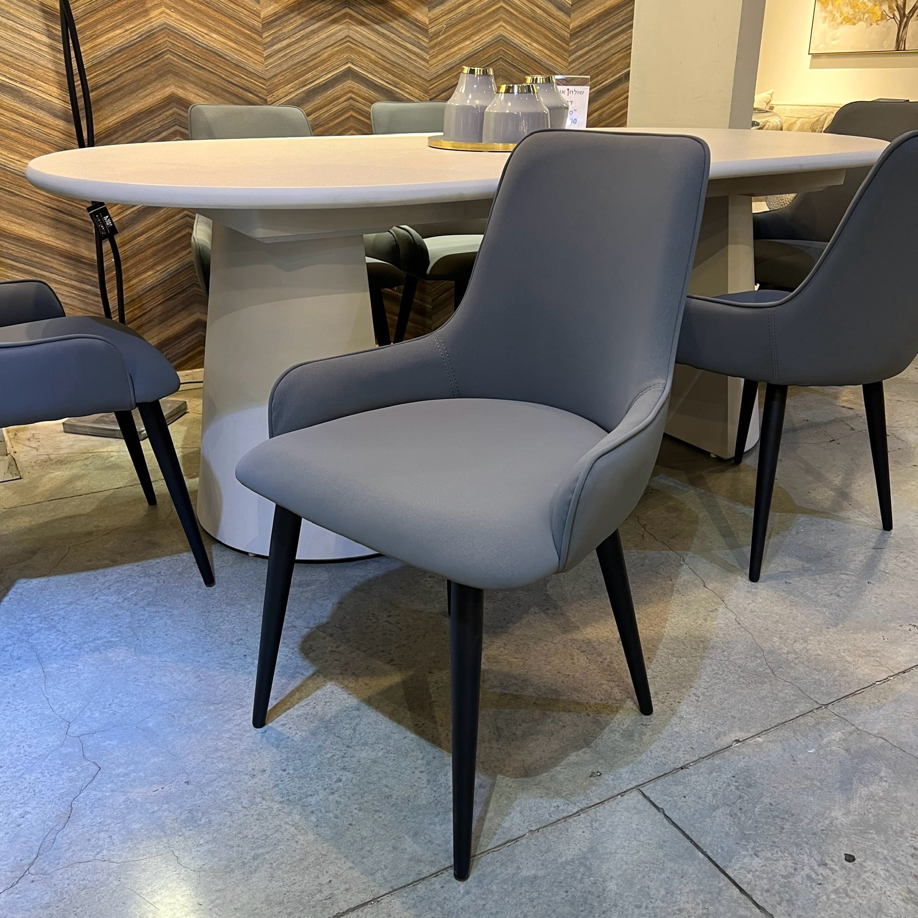 כסא פינת אוכל דגם סיקינו אפור - 4 אחרונים במלאי! כסא פינת אוכל דגם סיקינו אפור - 4 אחרונים במלאי!