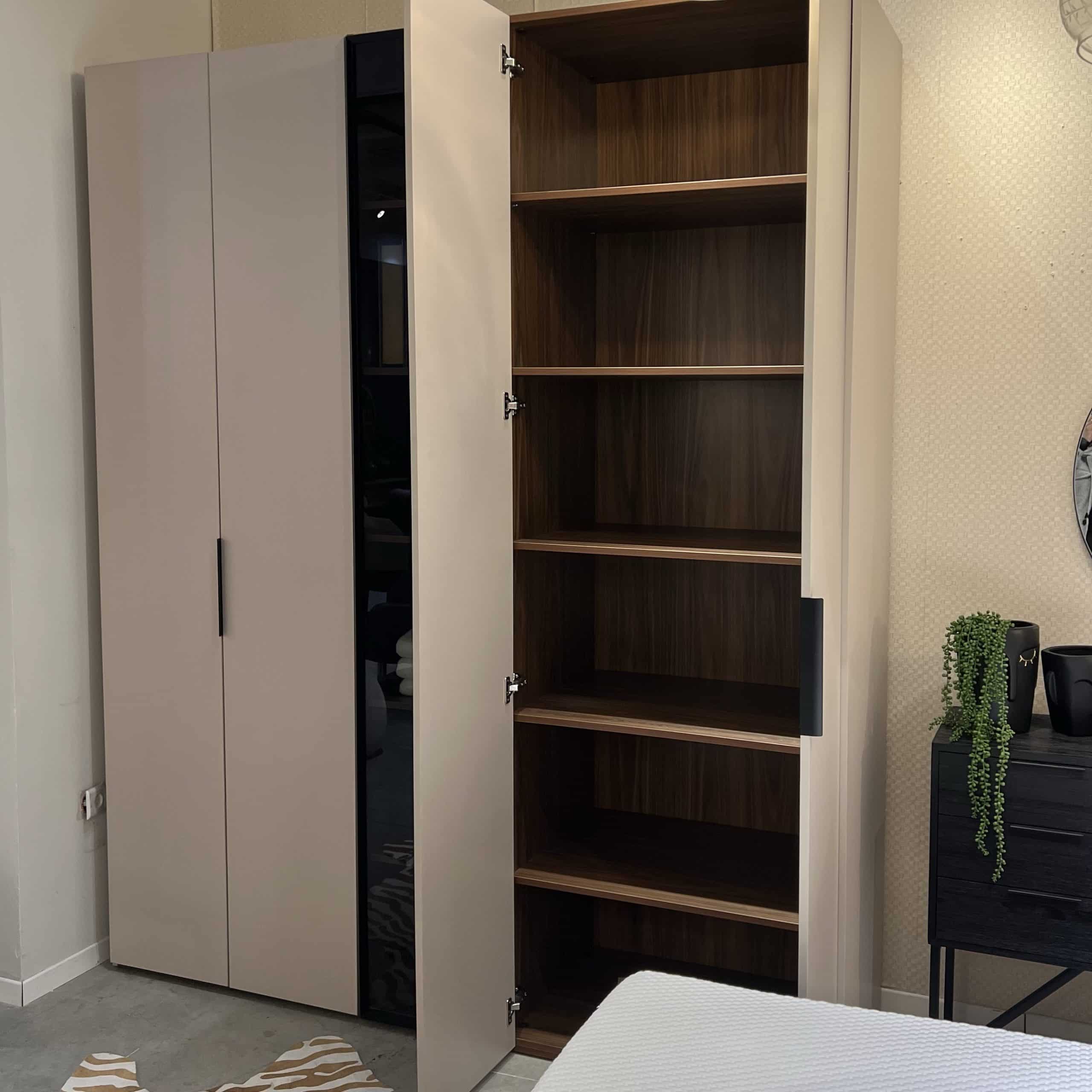 ארון יוקרתי דגם אנג׳ל בעיצוב אישי ארון יוקרתי דגם אנג׳ל בעיצוב אישי