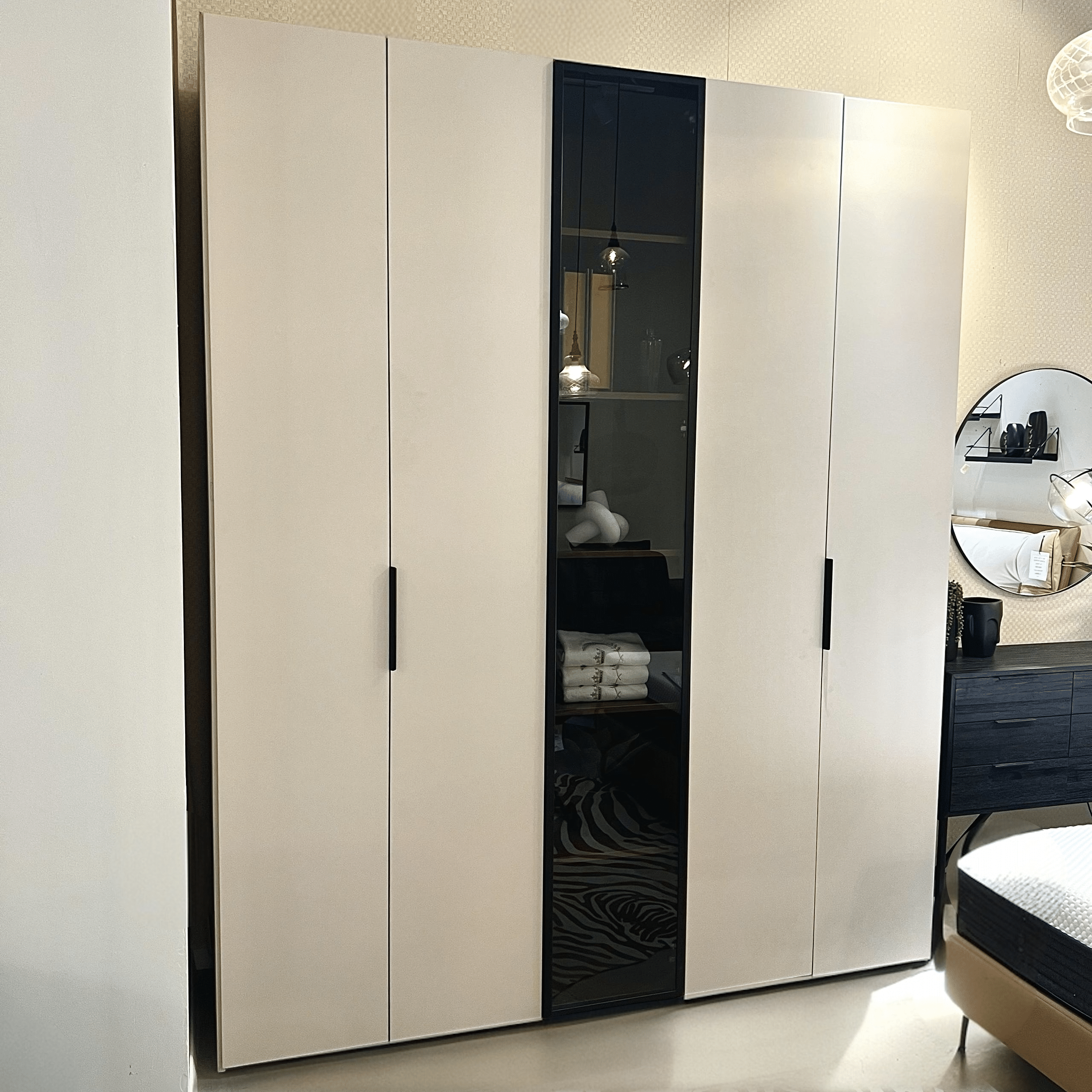 ארון יוקרתי דגם אנג׳ל בעיצוב אישי ארון יוקרתי דגם אנג׳ל בעיצוב אישי