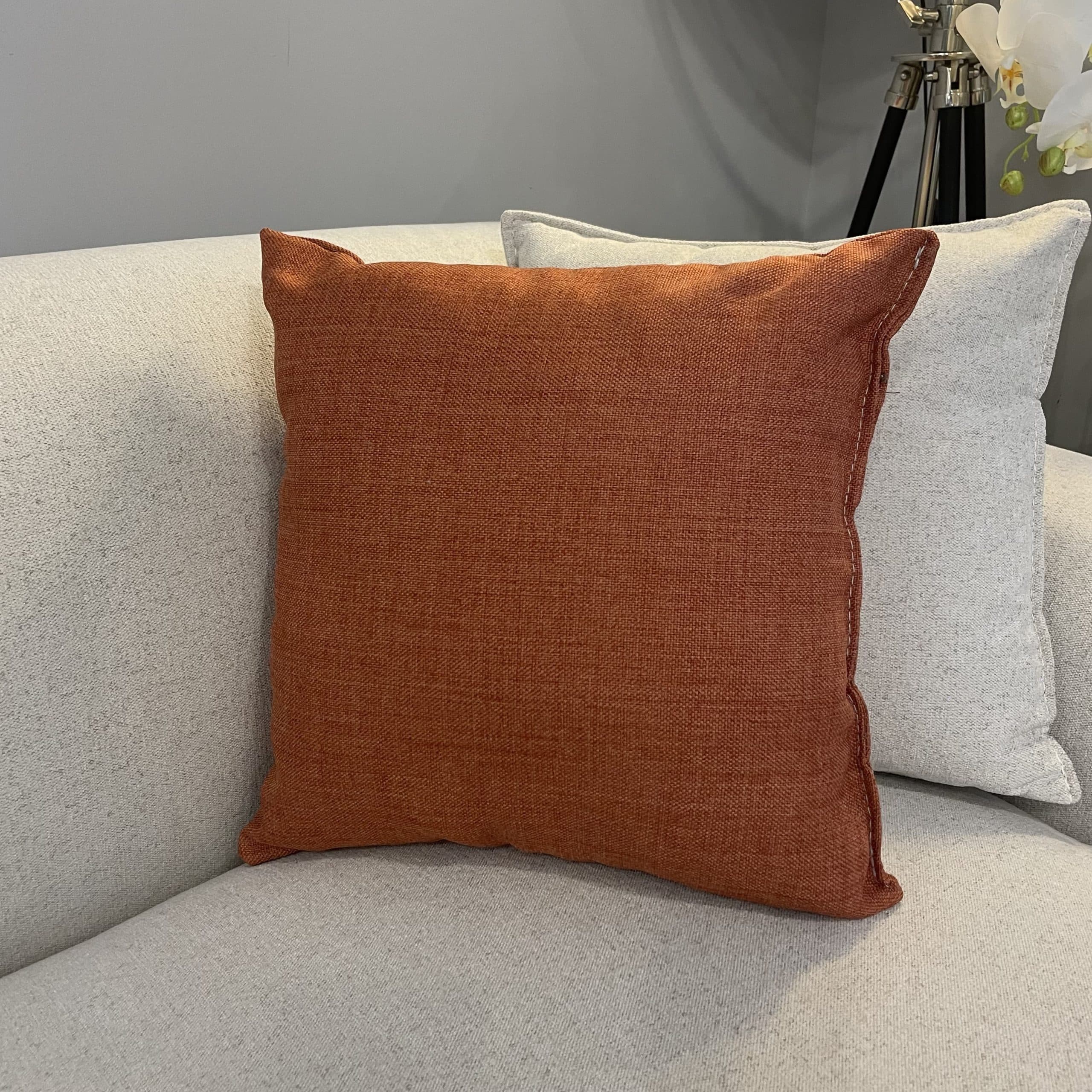 כרית נוי מרובעת חמרה כרית נוי מרובעת חמרה