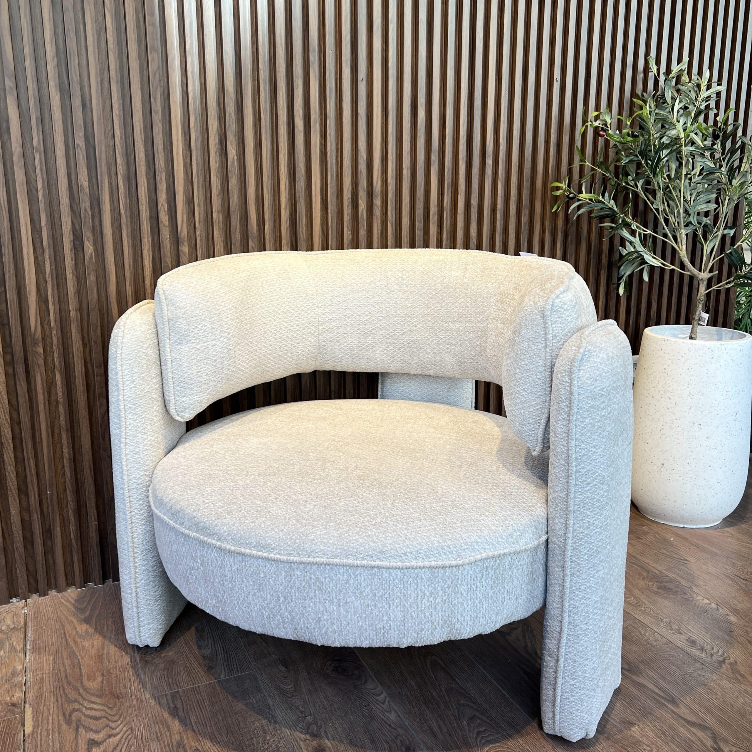 כורסא עגולה בונטון שמנת דגם הארטלי SALE כורסא עגולה בונטון שמנת דגם הארטלי SALE