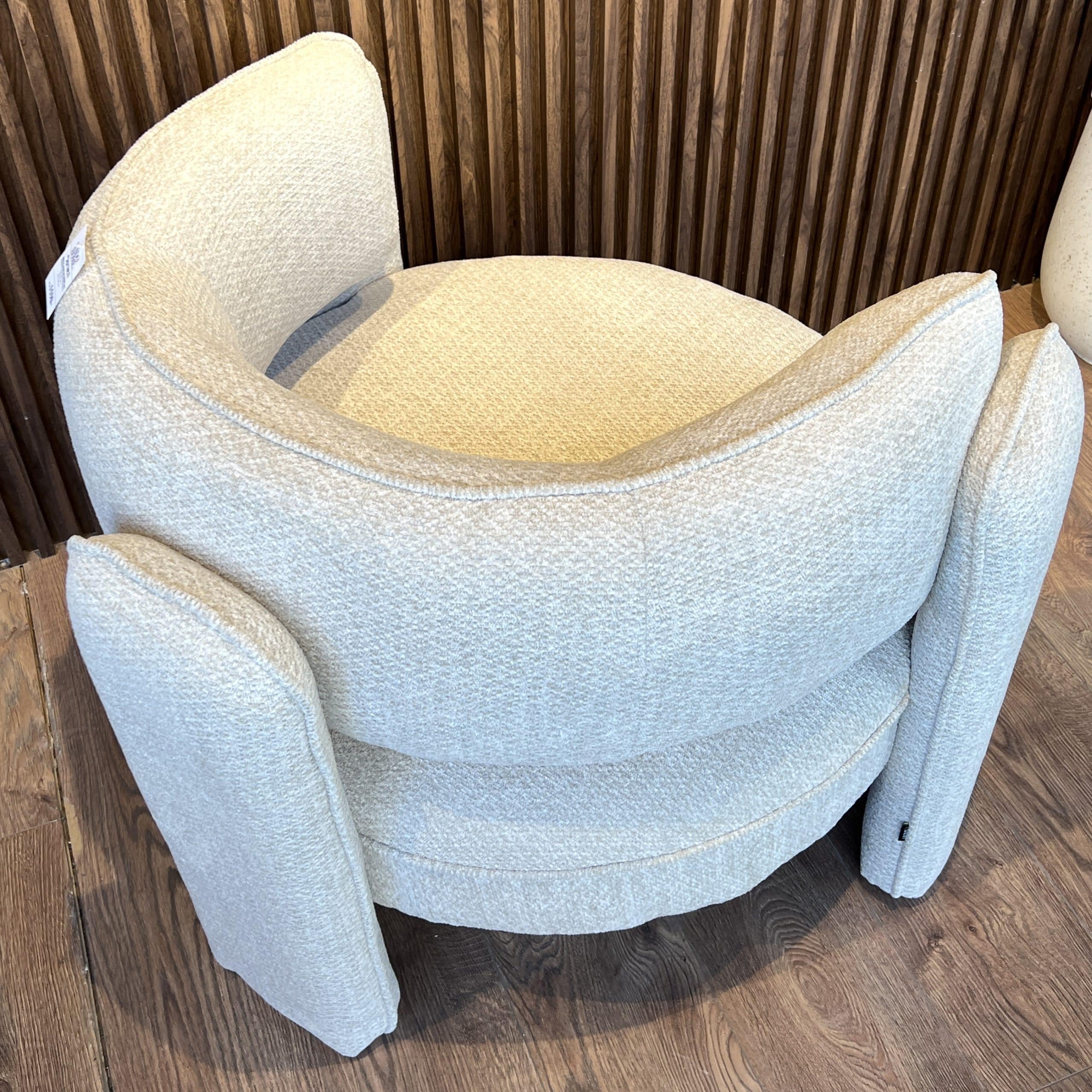 כורסא עגולה בונטון שמנת דגם הארטלי SALE כורסא עגולה בונטון שמנת דגם הארטלי SALE