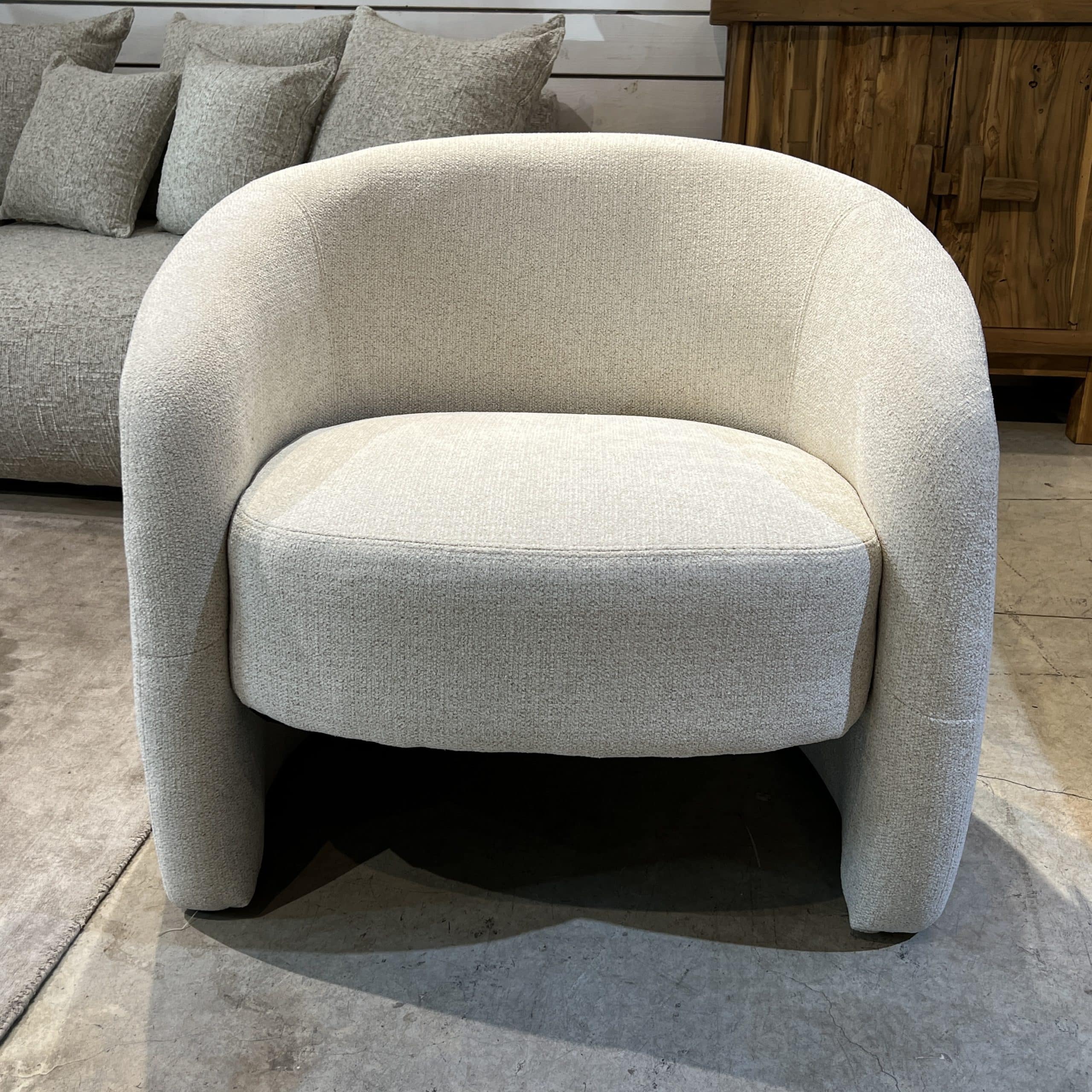 כורסא לובי דפני שמנת דגם הארטלי | אחרונה!! כורסא לובי דפני שמנת דגם הארטלי | אחרונה!!