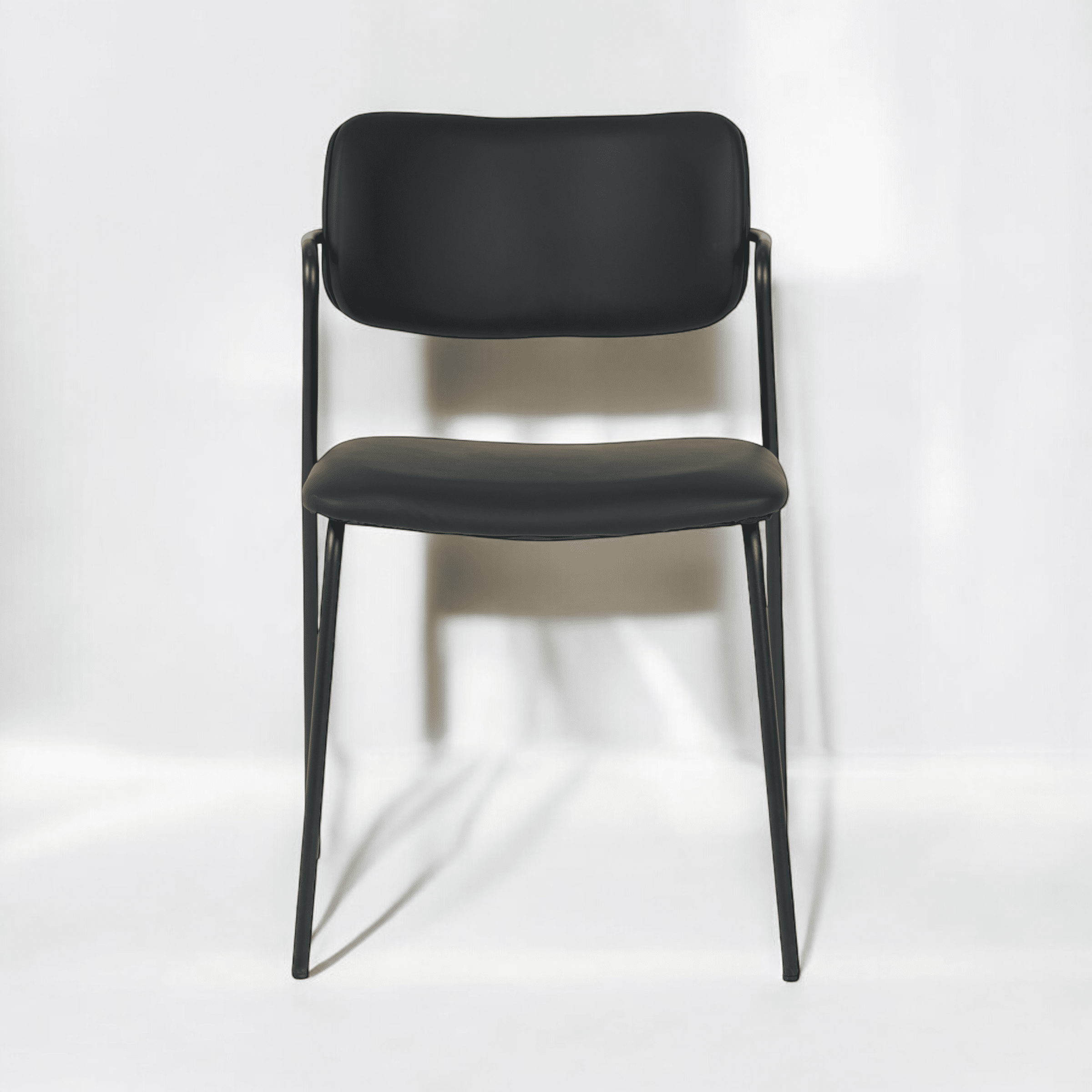 כיסא דגם לוסיאן דמוי עור שחור - SALE