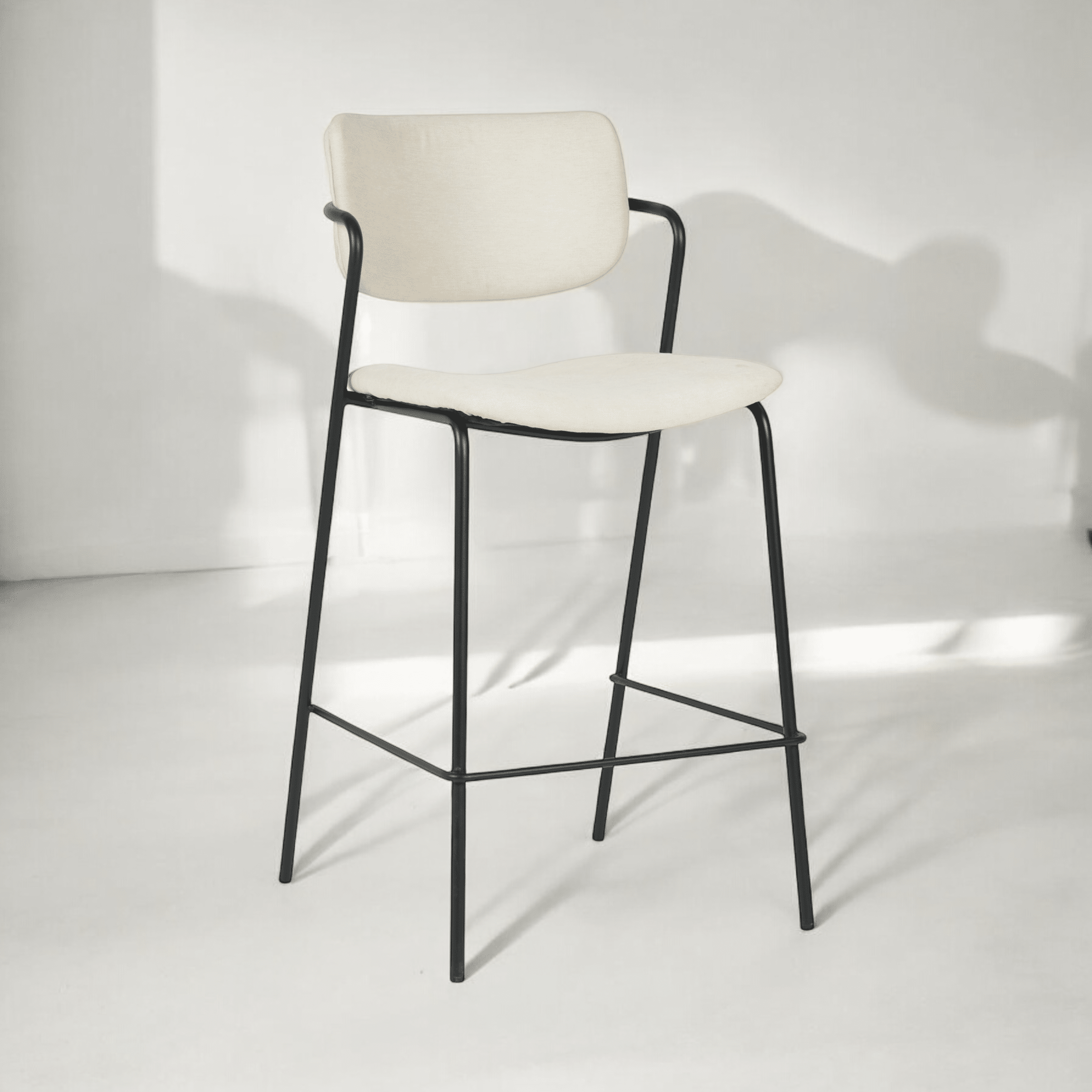 כיסא בר דגם לוסיאן בד אריג שמנת  - 3 יחידות אחרונות במלאי!