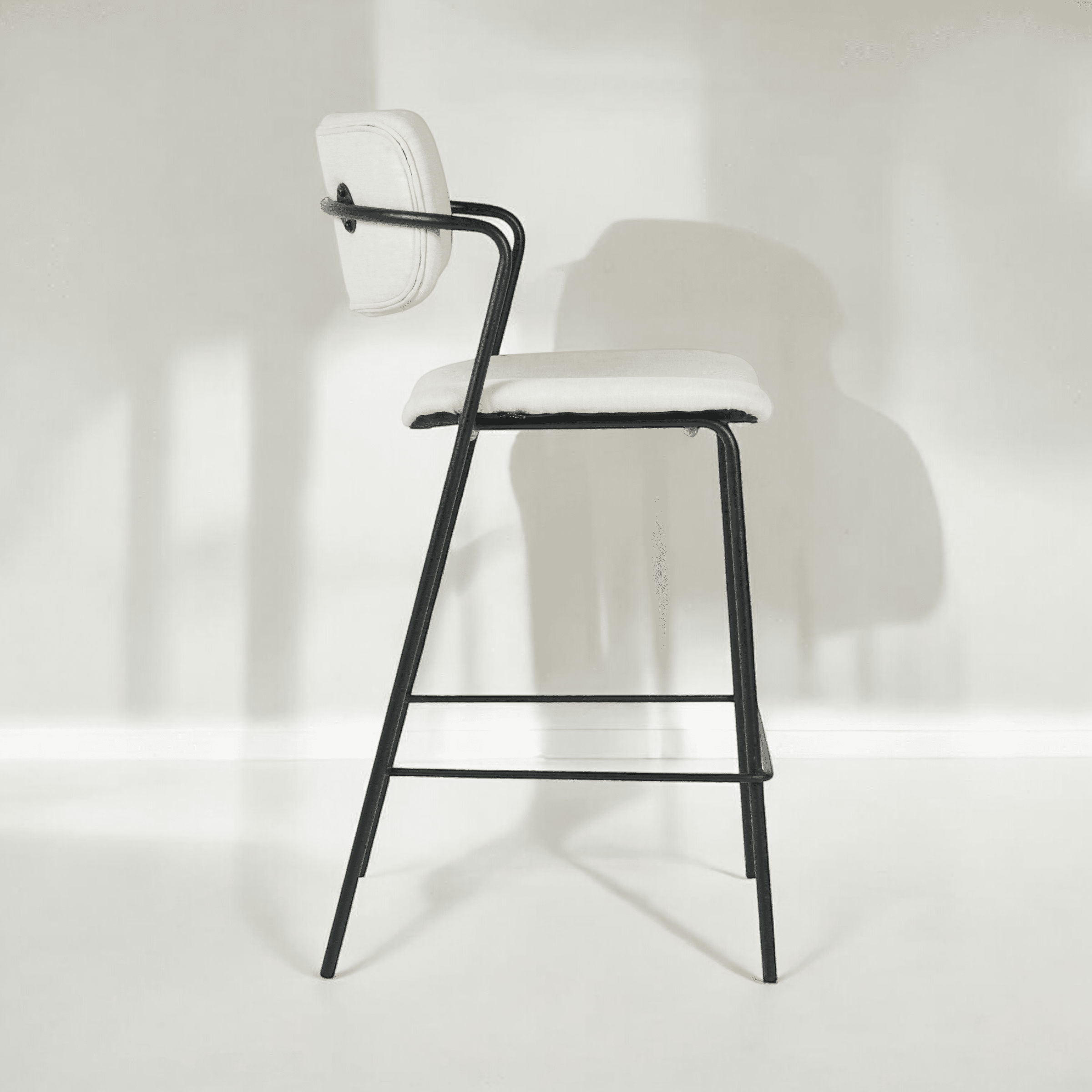 כיסא בר דגם לוסיאן בד אריג שמנת  - 3 יחידות אחרונות במלאי!