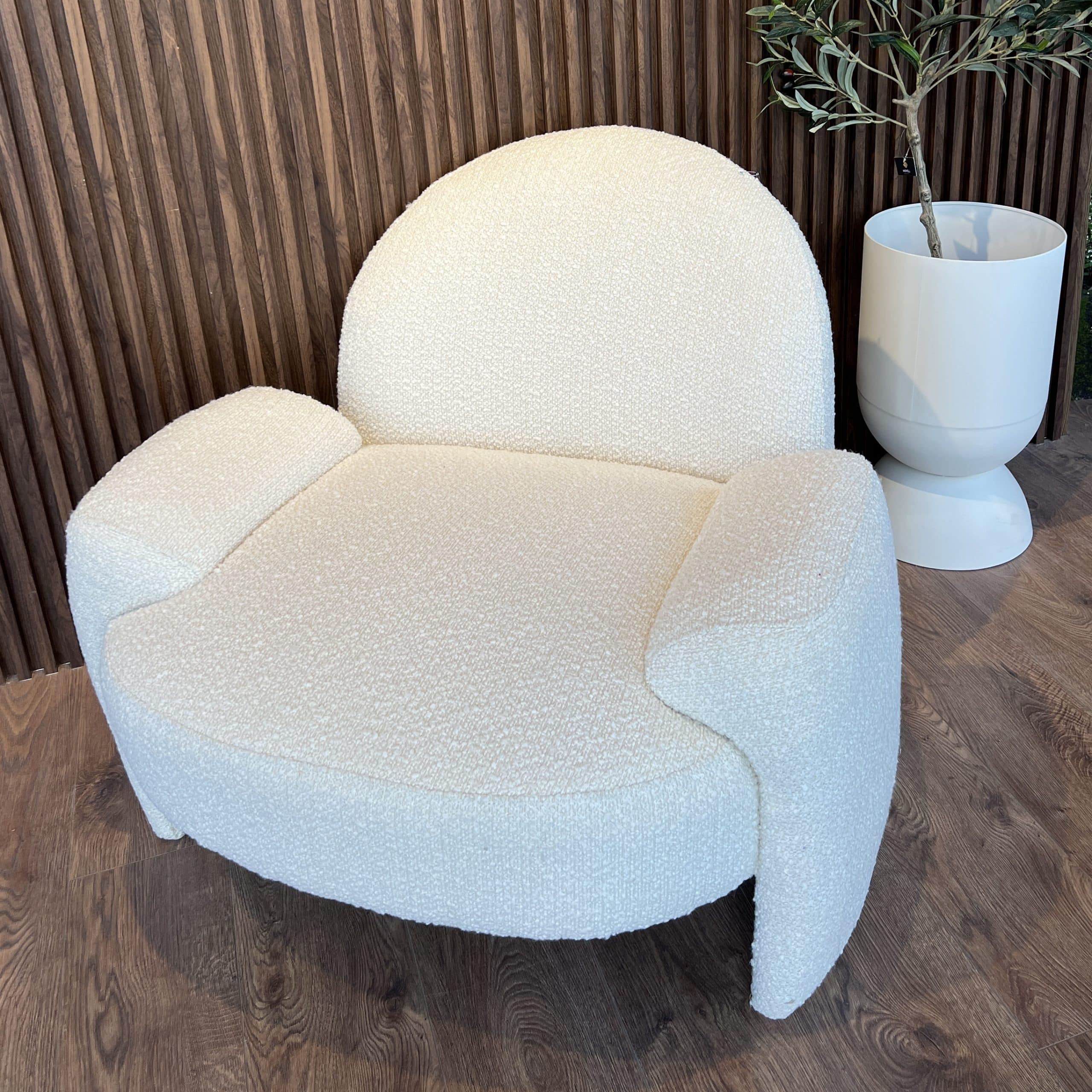 כורסא מעוצבת דגם לארה כורסא מעוצבת דגם לארה