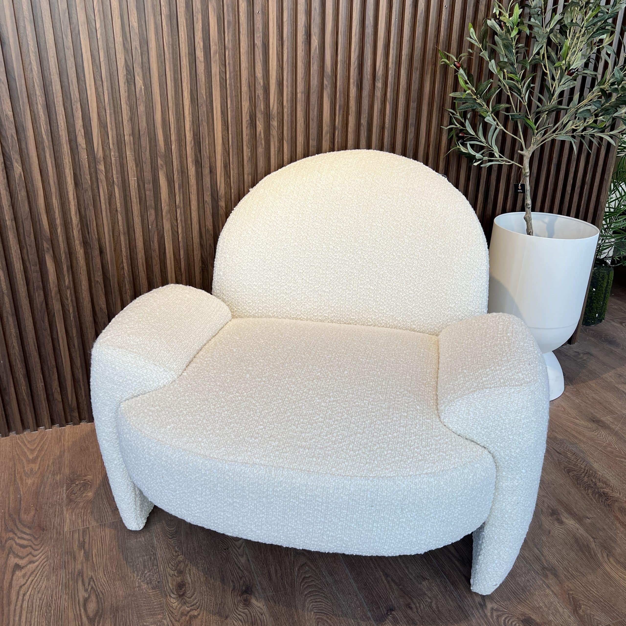 כורסא מעוצבת דגם לארה כורסא מעוצבת דגם לארה