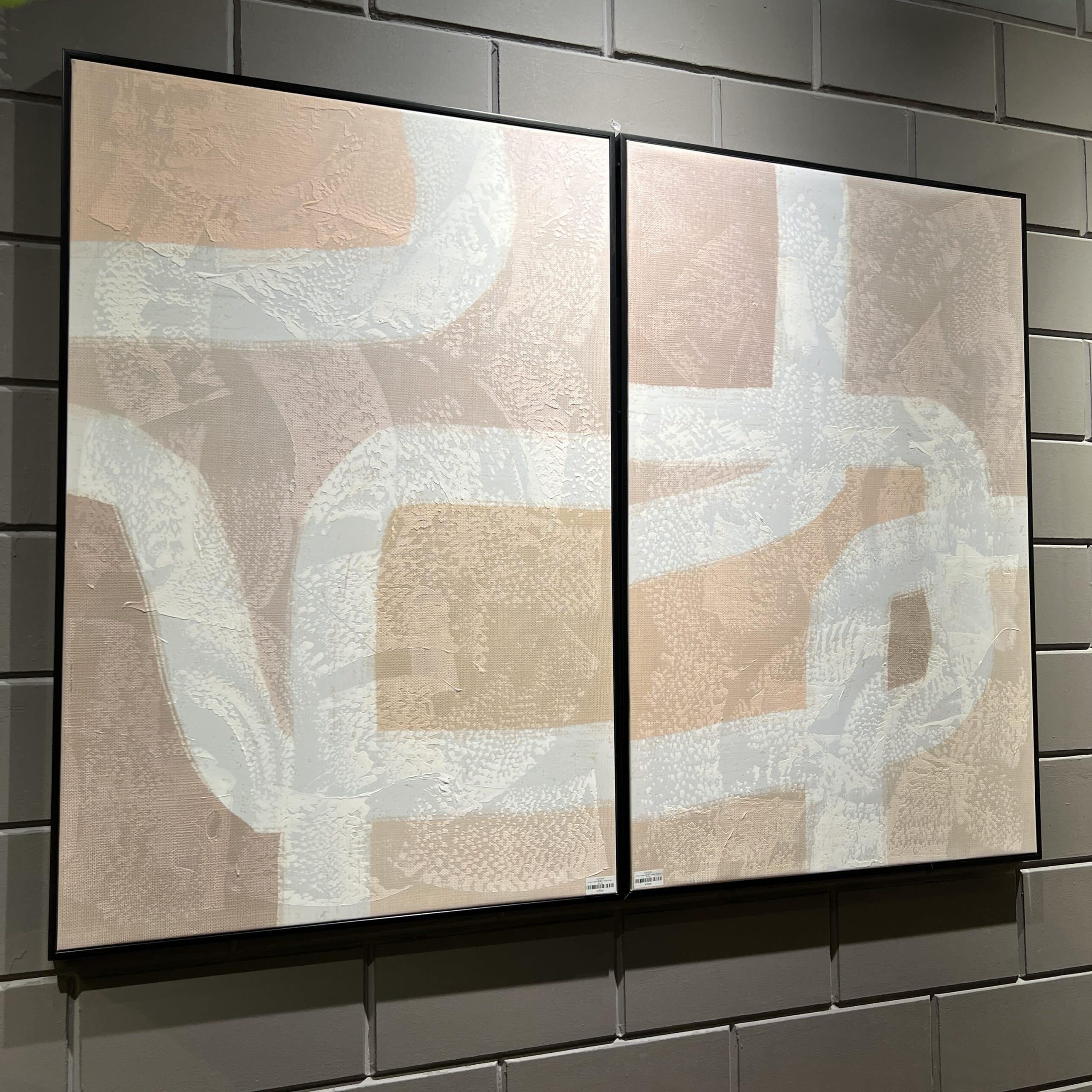 תמונה בעבודת יד רקע ורוד פסים לבנים תמונה בעבודת יד רקע ורוד פסים לבנים