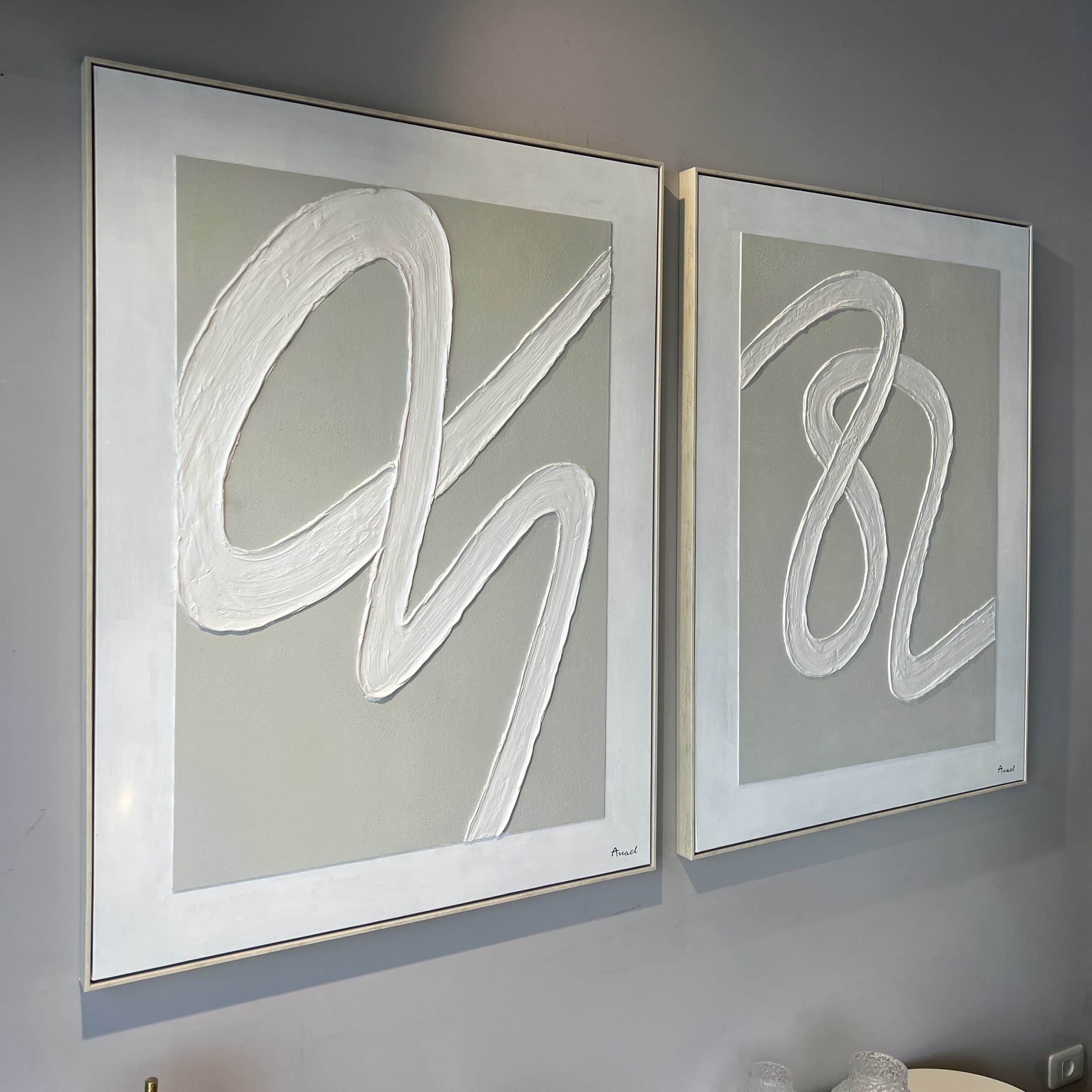 תמונה בעבודת יד רקע ירוק בהיר קווים בלבן תמונה בעבודת יד רקע ירוק בהיר קווים בלבן