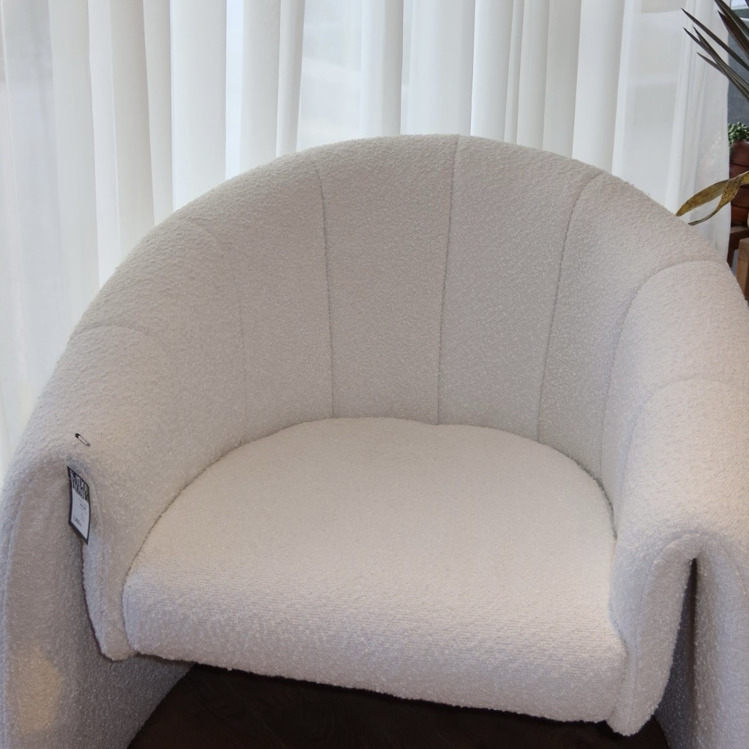 כורסא פרל שמנת דגם ויקי | מבצע חיסול מלאי! כורסא פרל שמנת דגם ויקי | מבצע חיסול מלאי!