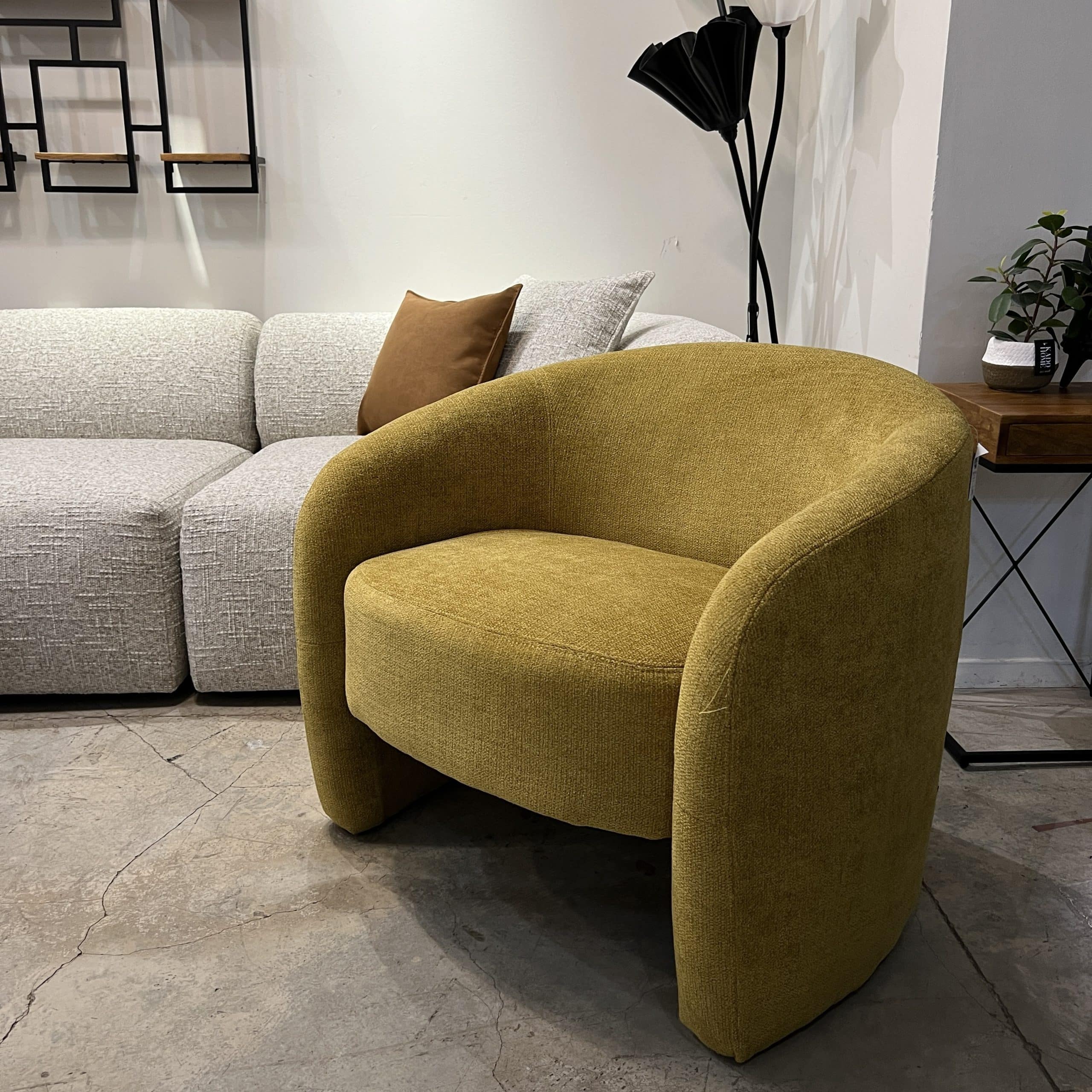 כורסא לובי דפני חרדל דגם הארטלי כורסא לובי דפני חרדל דגם הארטלי