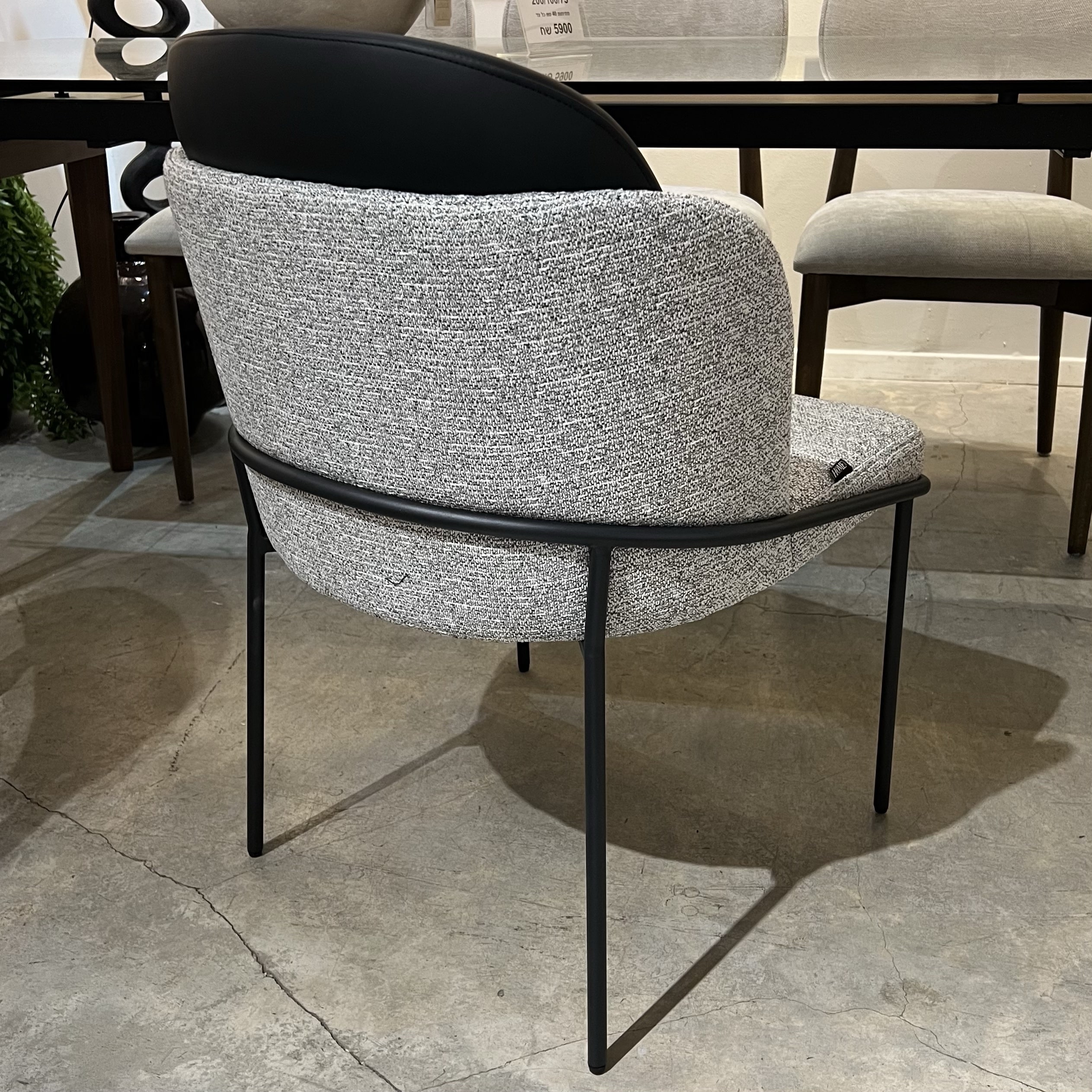 כיסא איתי דגם מנדי אריג אפור שמנת גב שחור - חיסול מלאי!