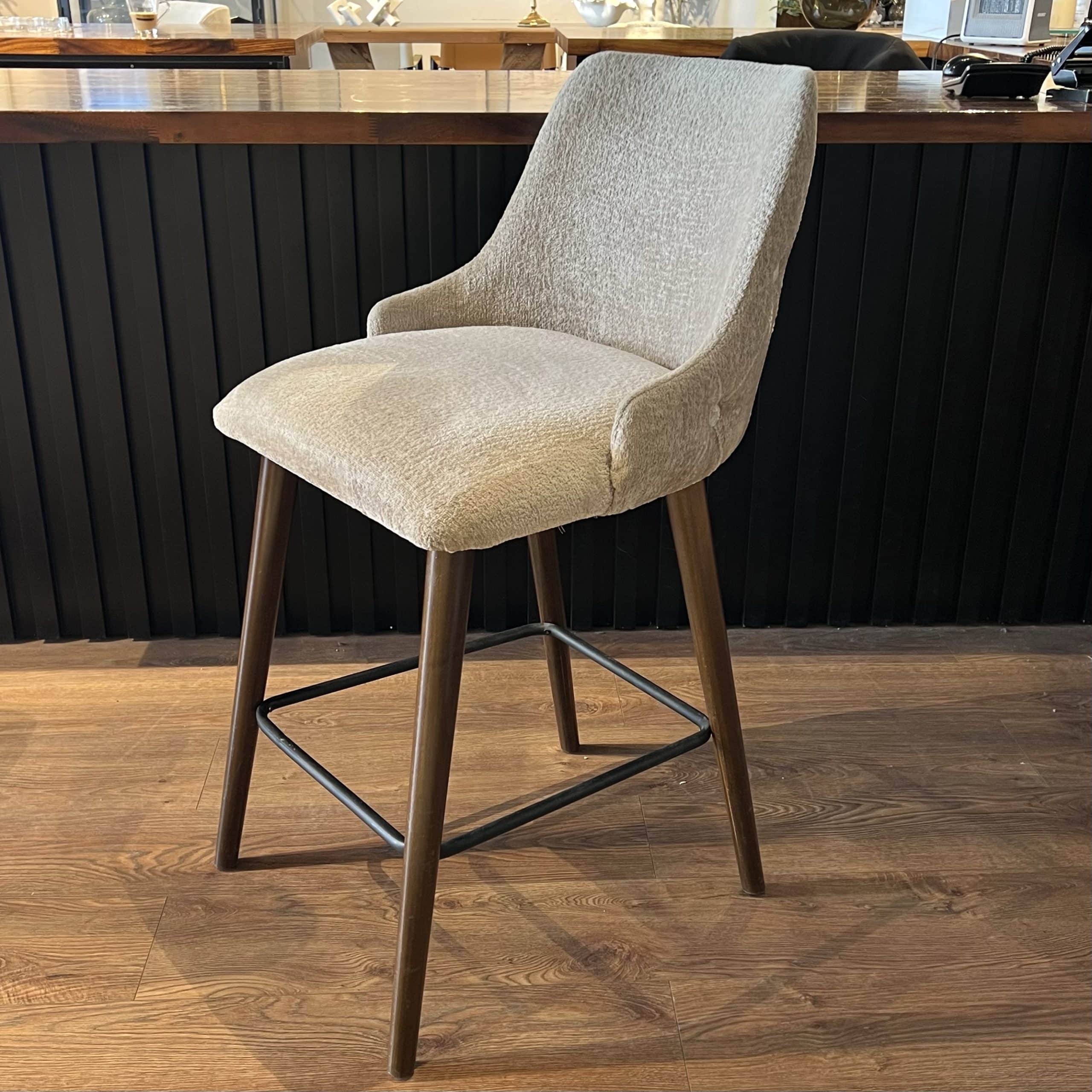 כיסא בר מעוצב דגם גינה כיסא בר מעוצב דגם גינה