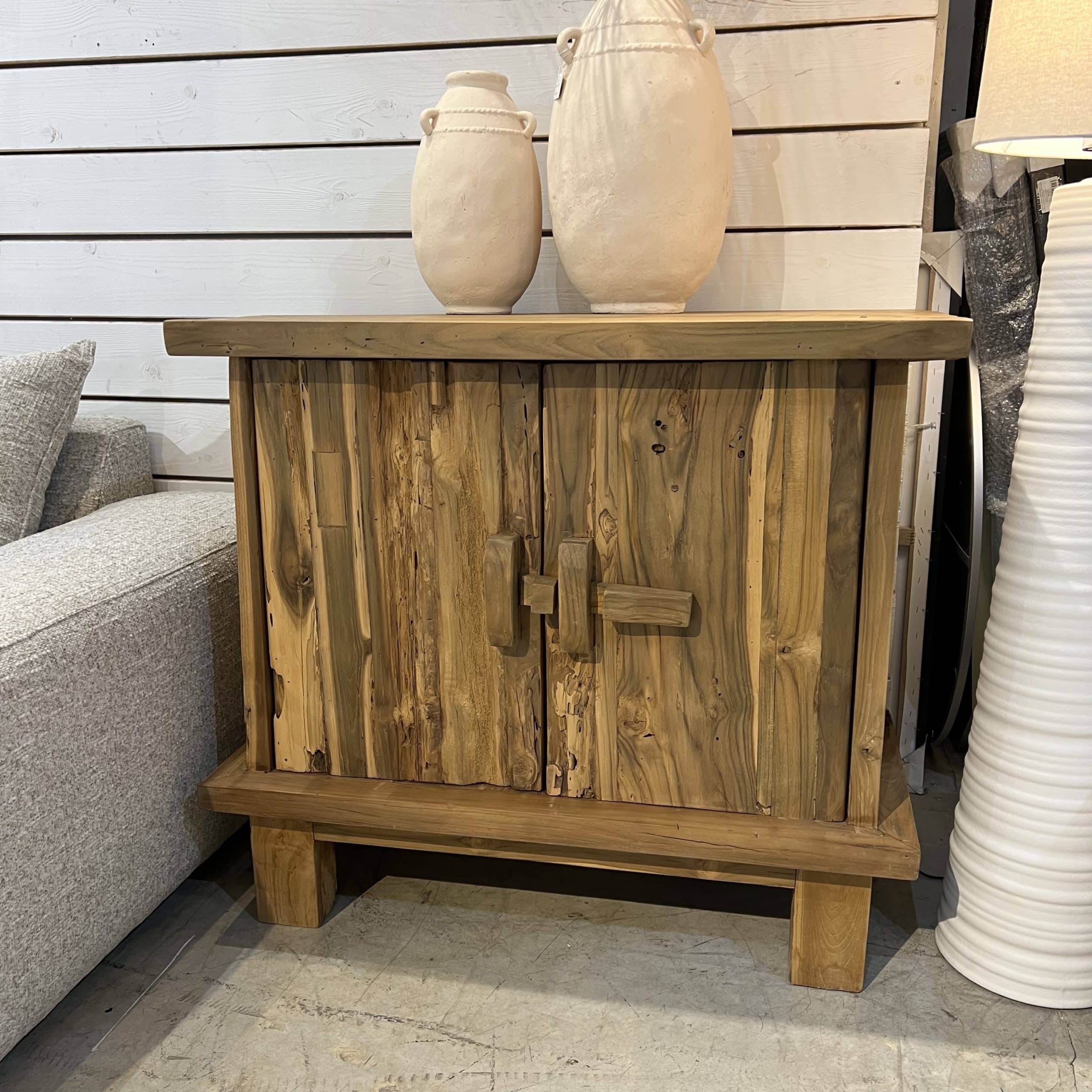 שידה מעץ טיק דגם באלי