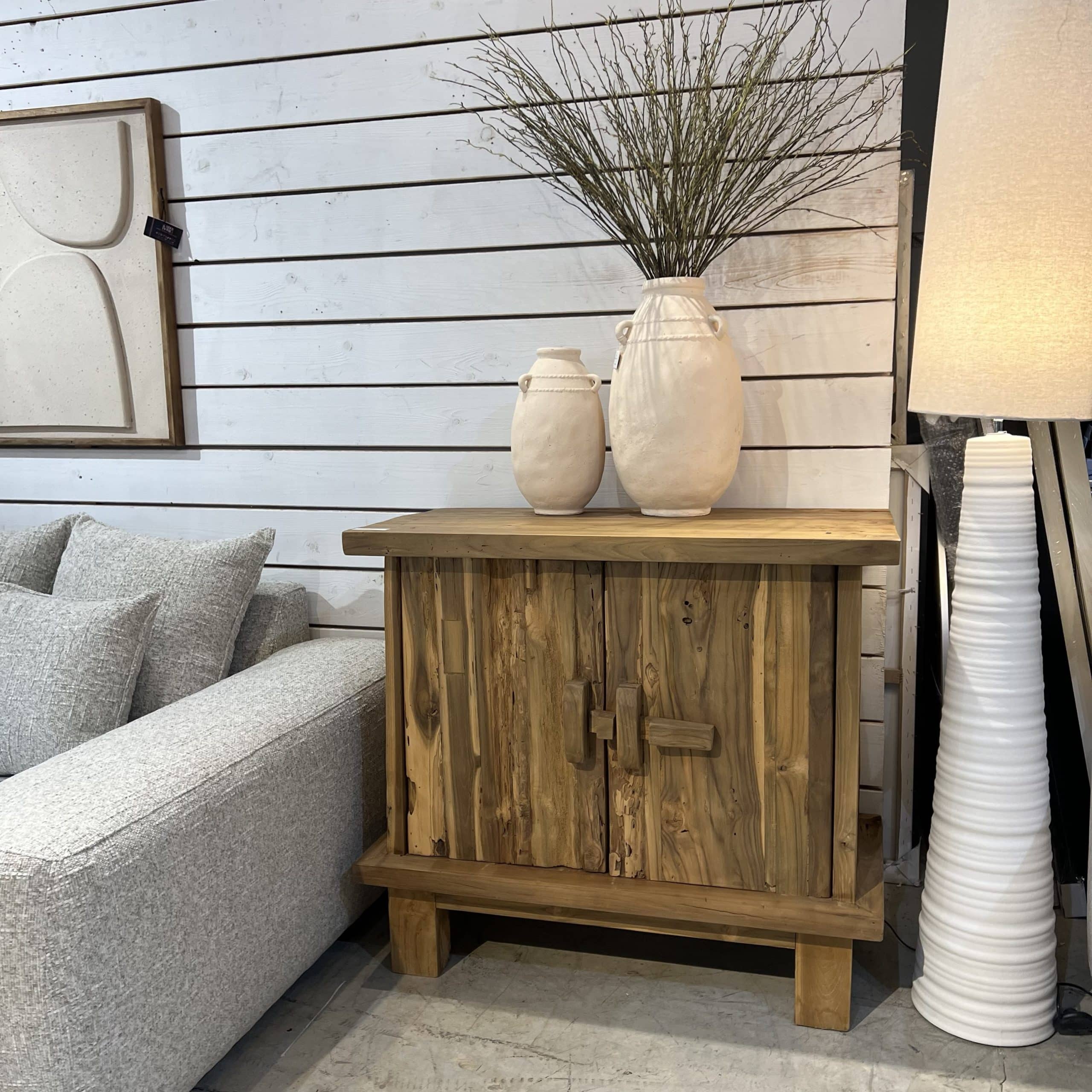 שידה מעץ טיק דגם באלי