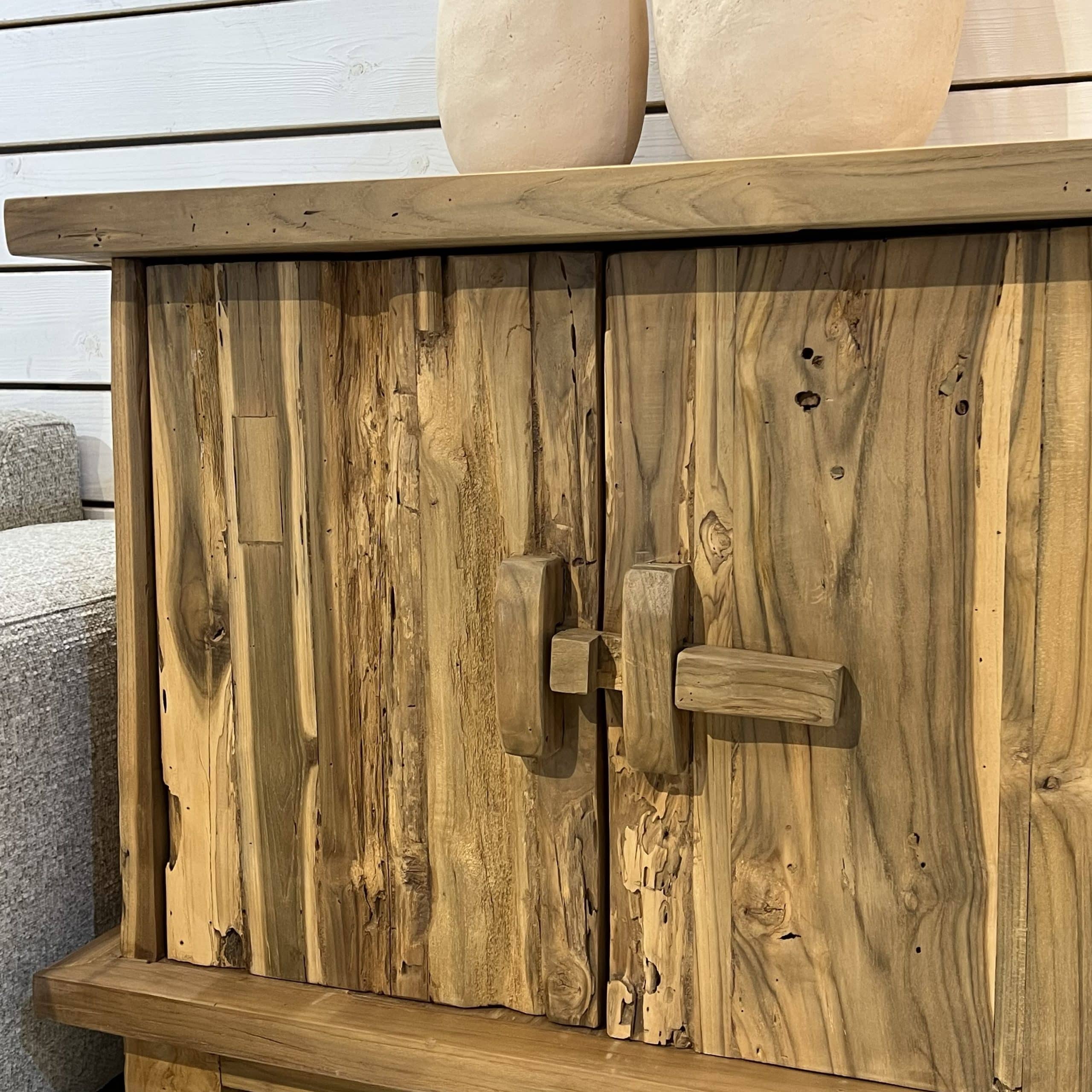 שידה מעץ טיק דגם באלי